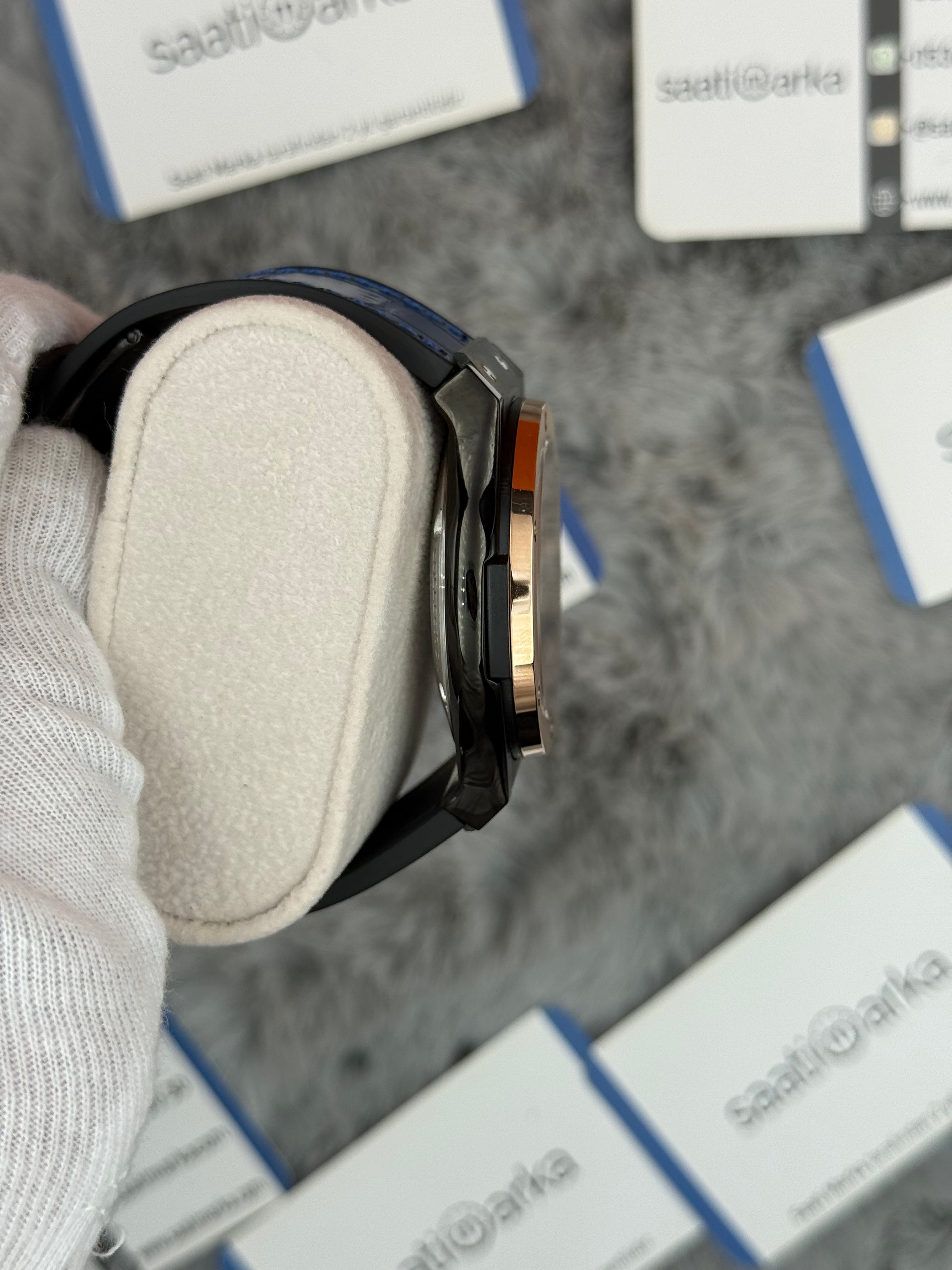HUBLOT vendome 41mm siyah kasa lacivert kadran lacivert deri kordon erkek kol saati