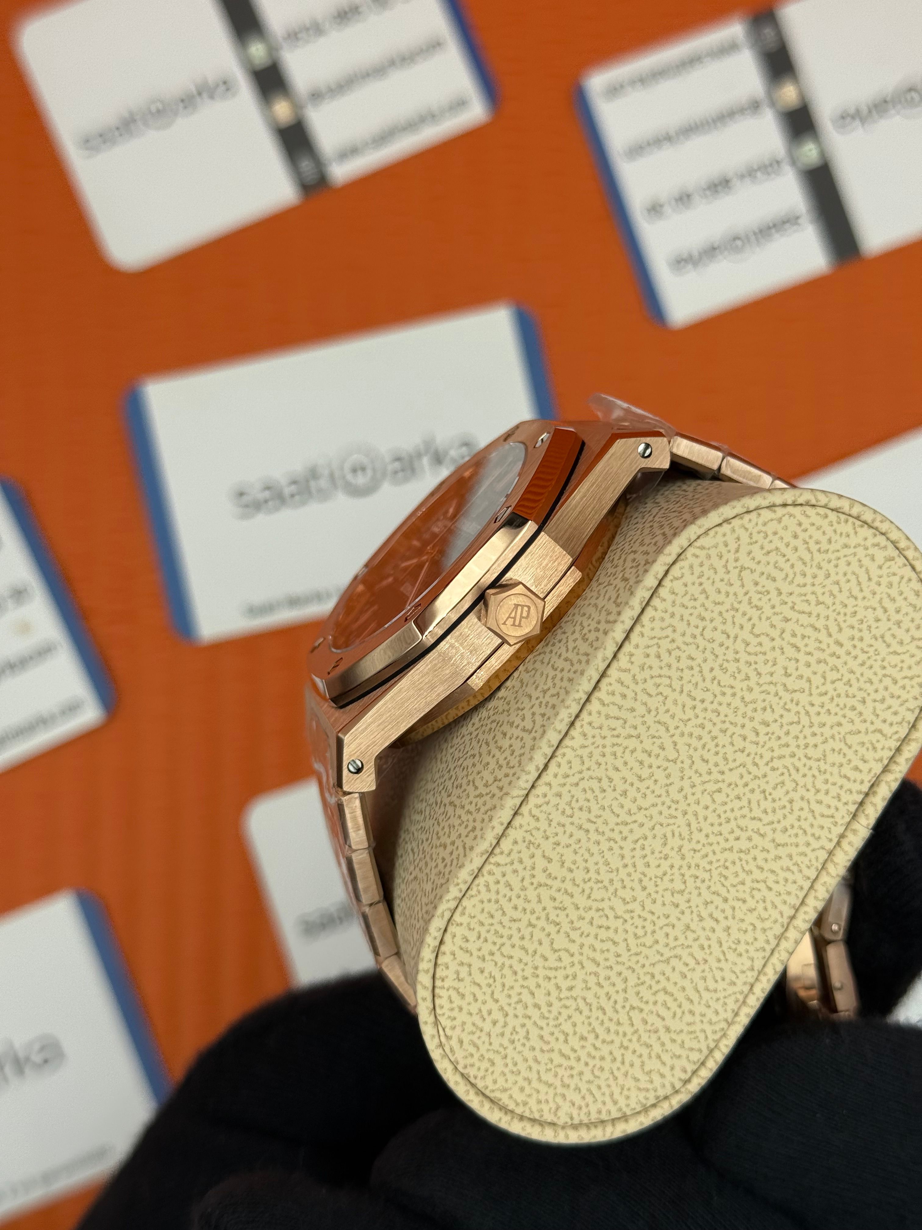 AUDEMARS PİGUET ROYAL OAK MAVİ KADRAN ROSE KASA KORDON OTOMATİK MEKANİZMA 