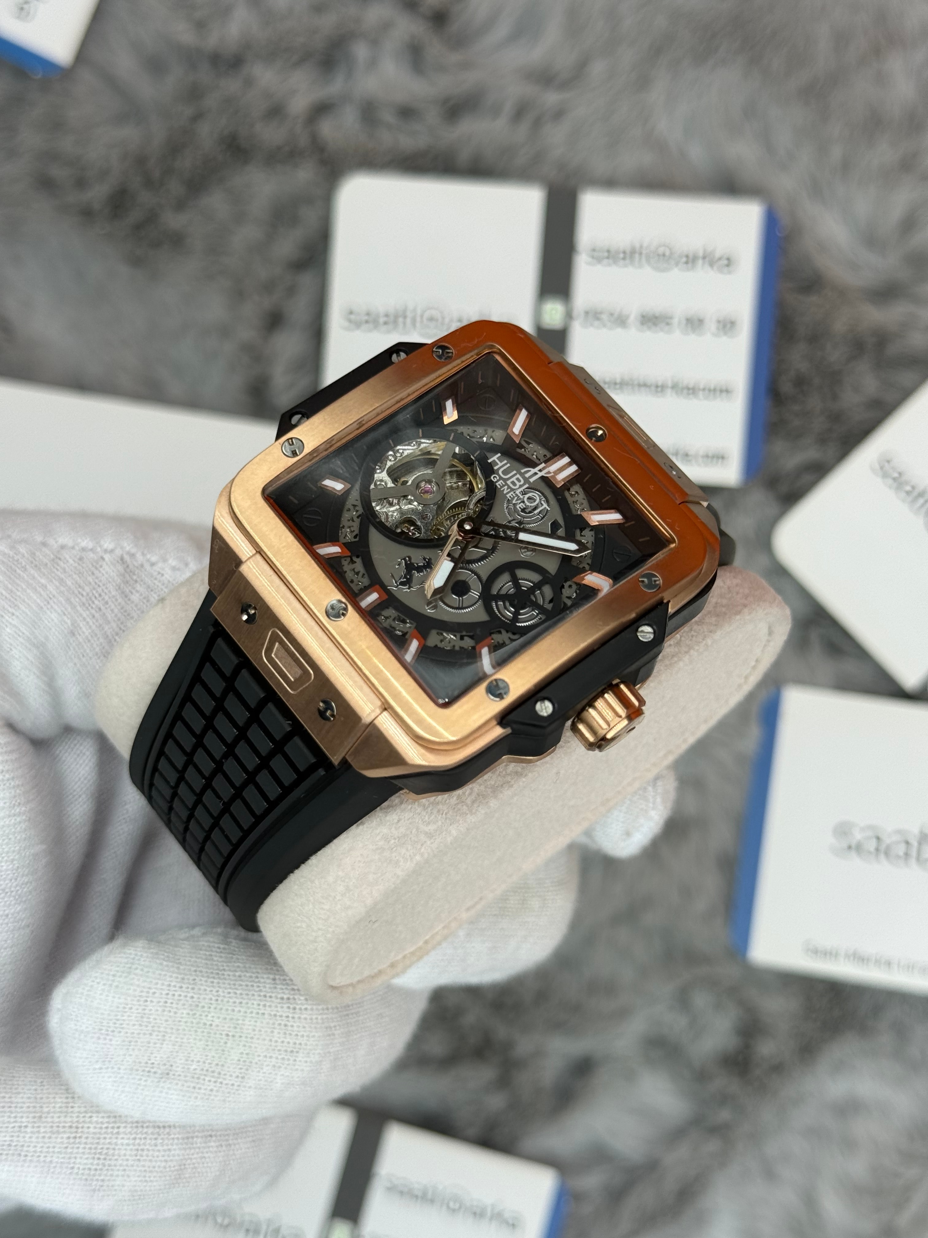 HUBLOT square bang tourbillon 42mm rose kasa siyah kauçuk kordon erkek kol saati