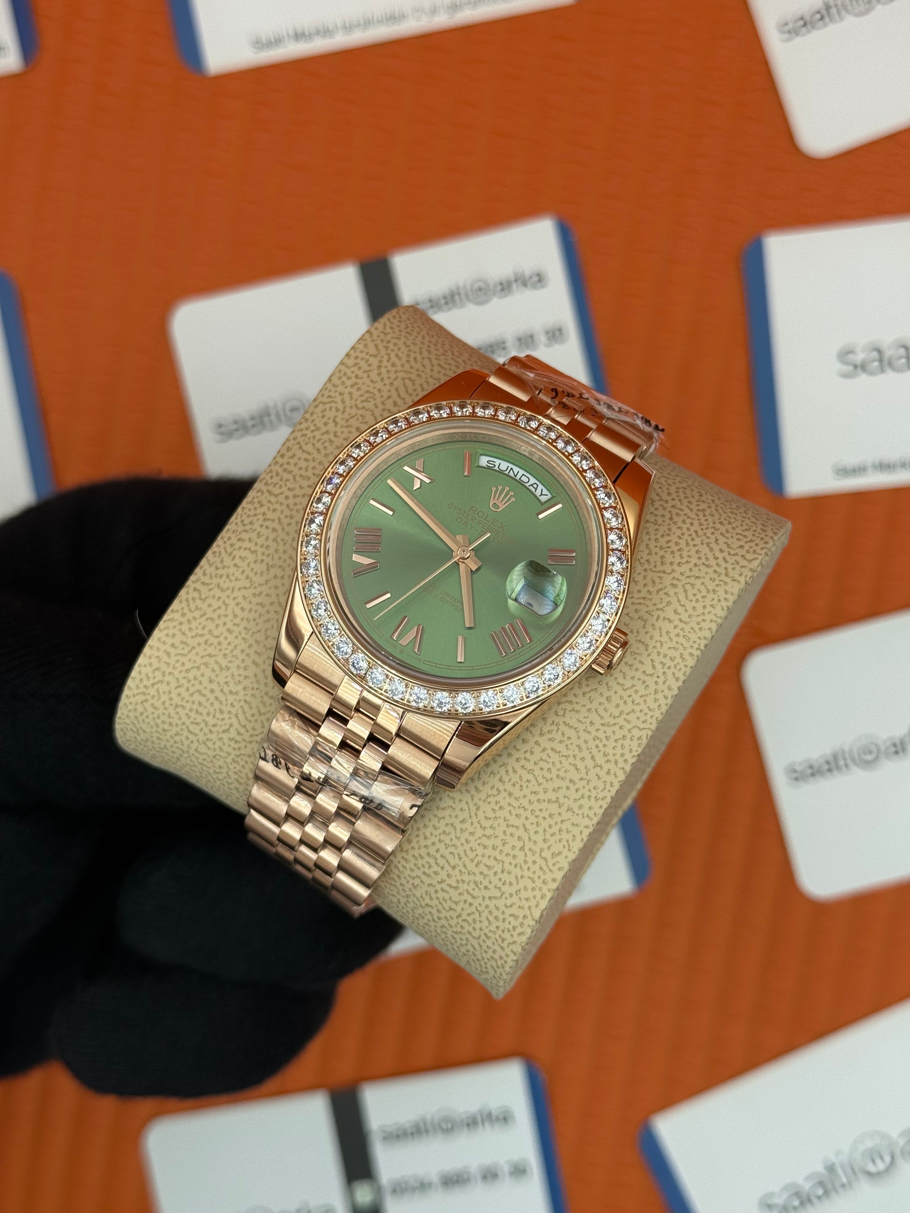 ROLEX Day Date taşlı bezel  roma rakamlı yeşil kadran rose kasa-kordon jubilee