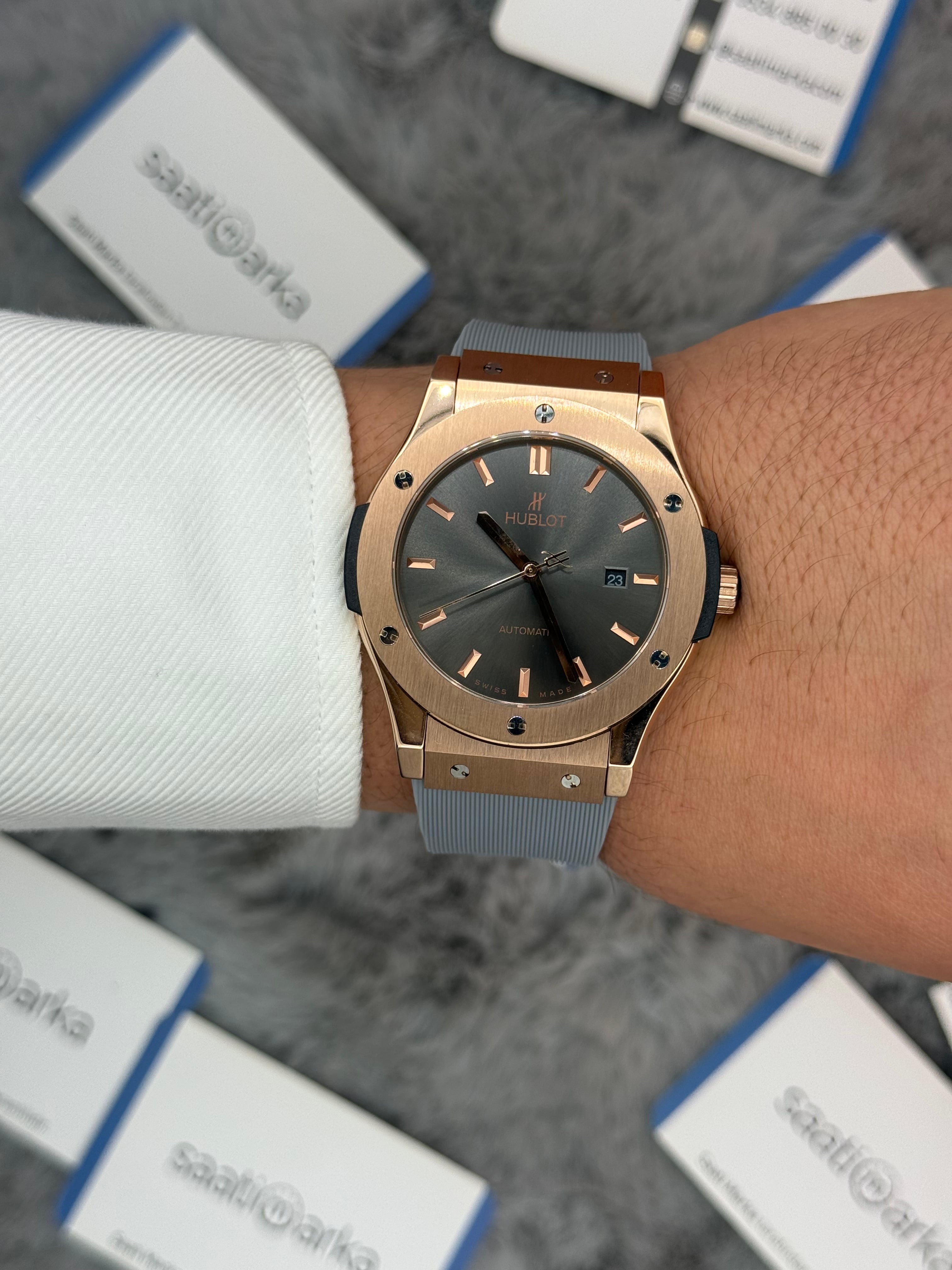 HUBLOT vendome 41mm rose kasa gri kadran gri kauçuk kordon erkek kol saati