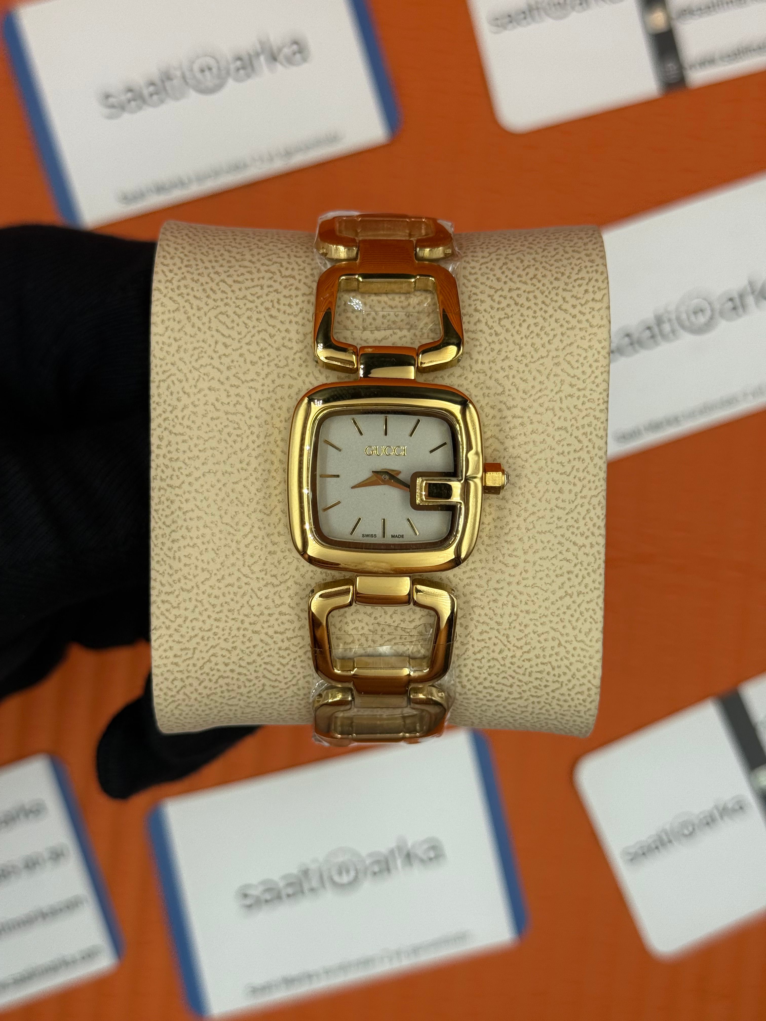 GUCCI YA gri kadran gold kasa kordon kadın kol saati