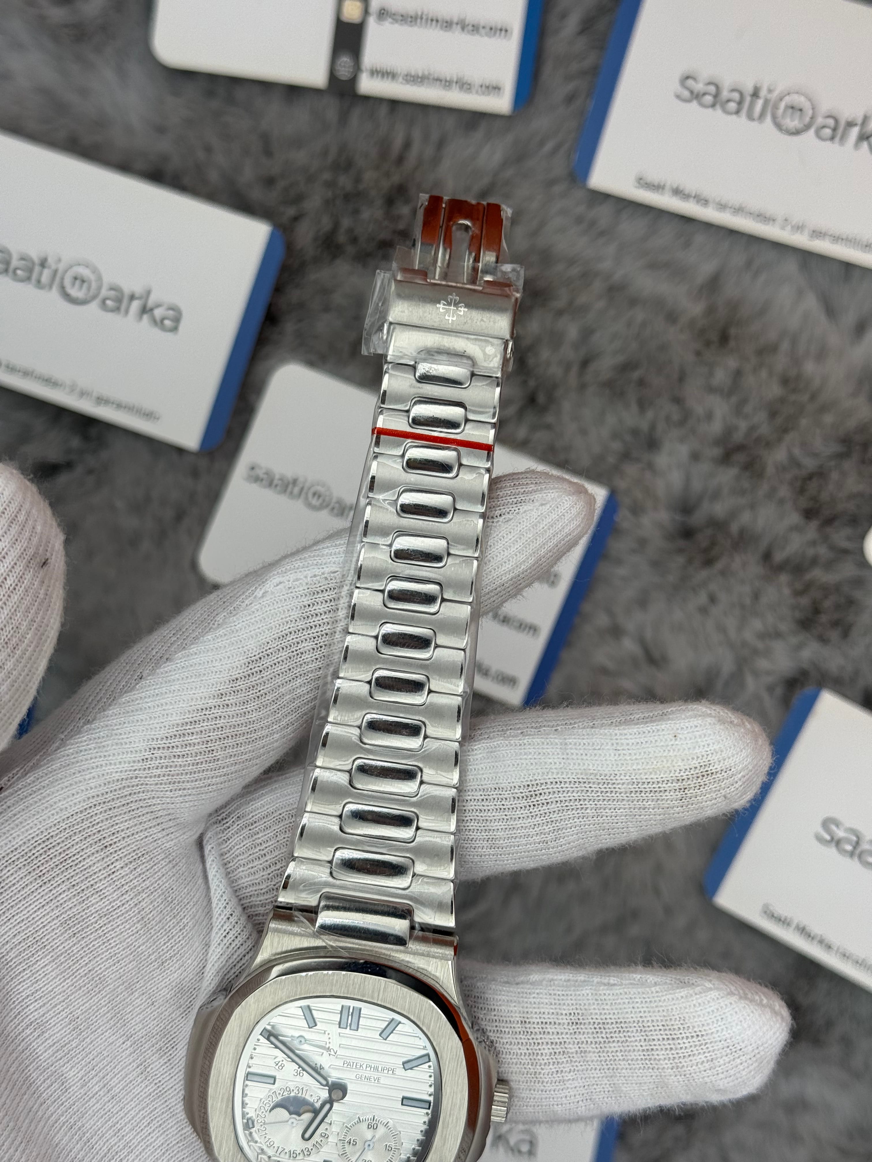 PATEK PHİLİPPE nautilus moontphase 5712 beyaz kadran silver kasa kordon 40mm erkek kol saati