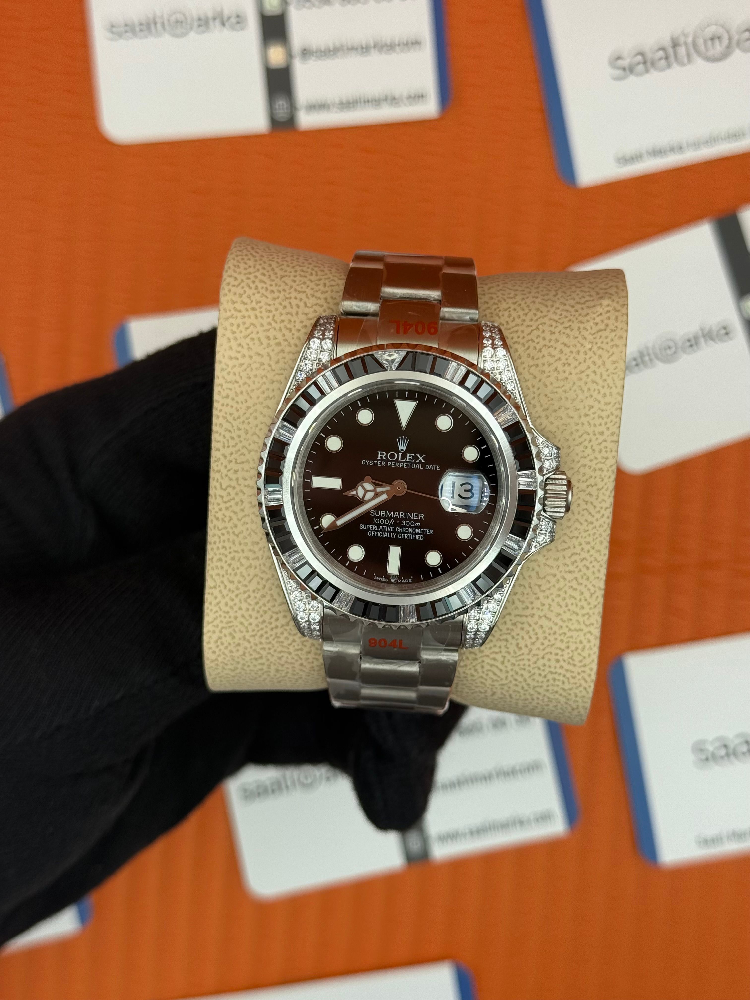 ROLEX Submariner taşlı bezel black dial silver oyster kordon