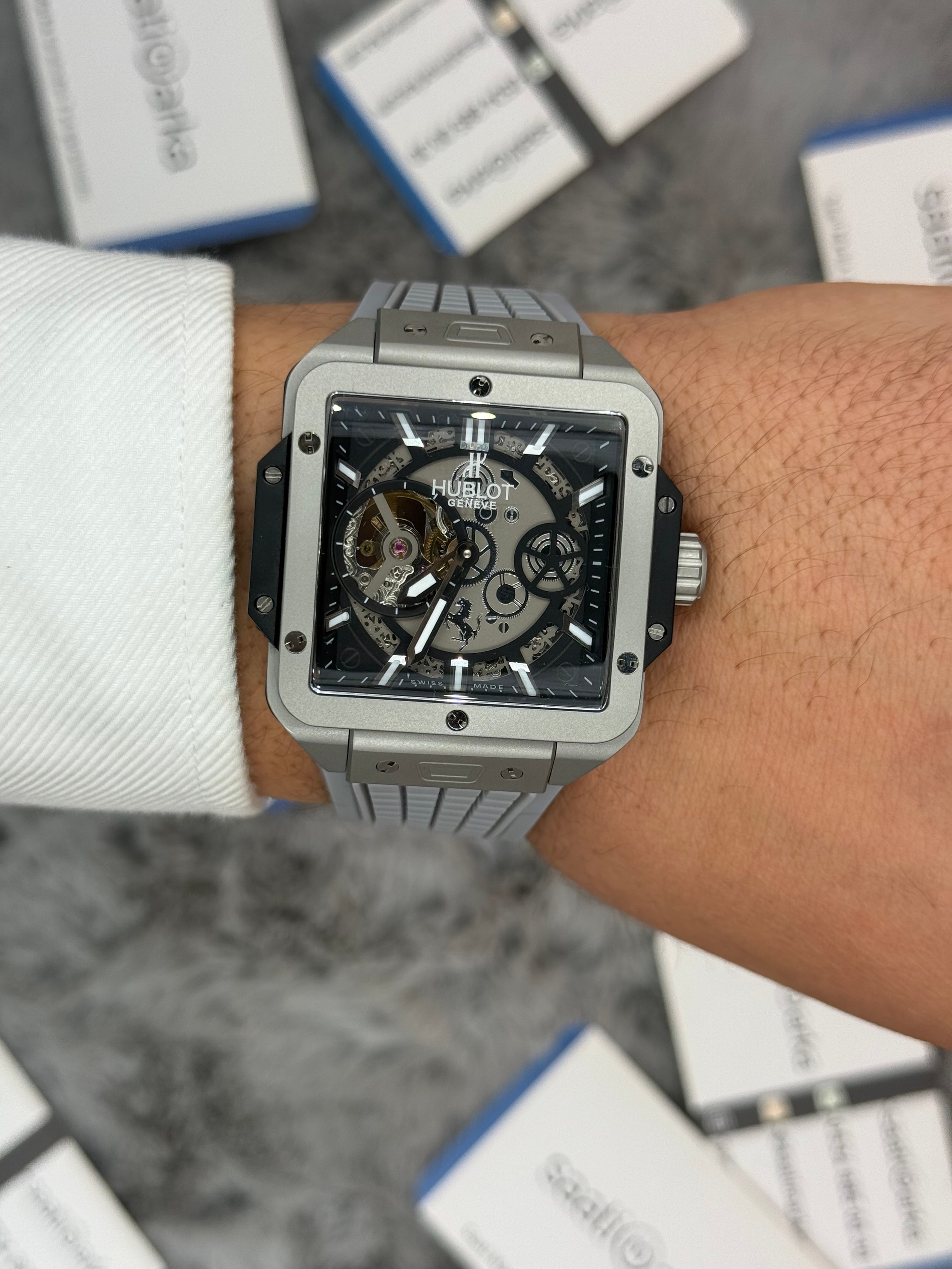 HUBLOT square bang tourbillon 42mm silver kasa gri kauçuk kordon erkek kol saati