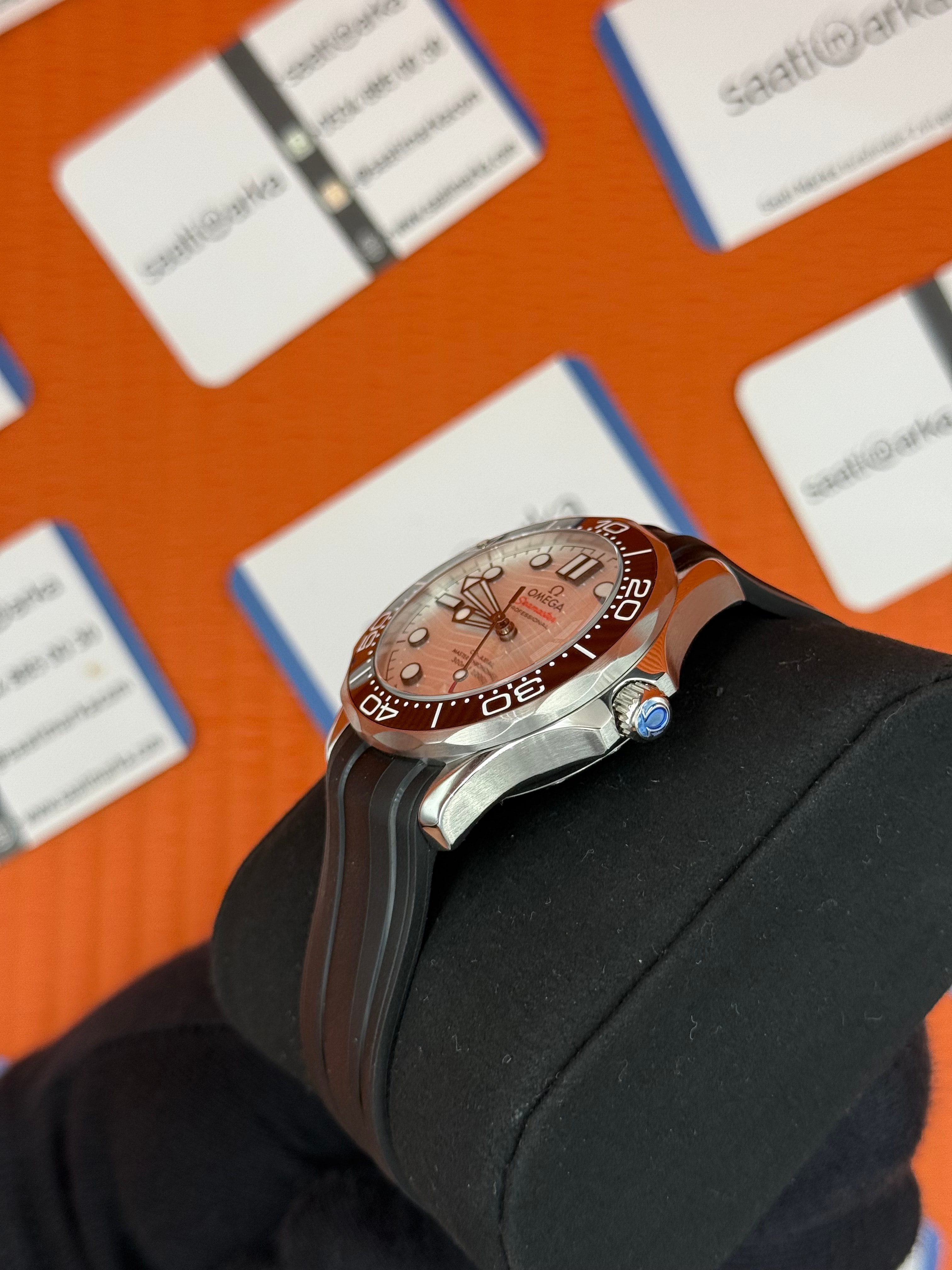 OMEGA SEAMASTER SİYAH KORDON BEYAZ KADRAN
