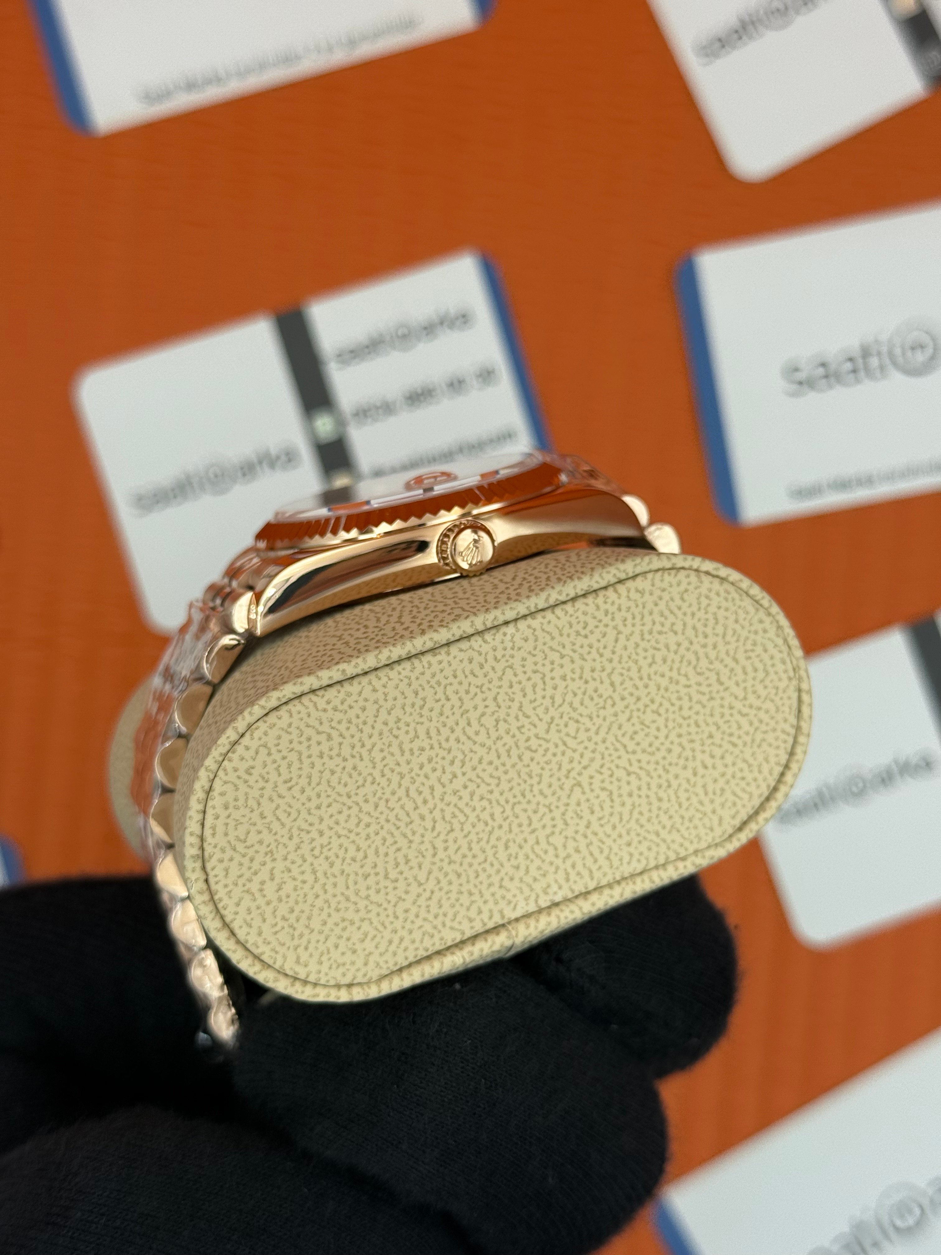 ROLEX Datejust rose dial rose jubilee kordon