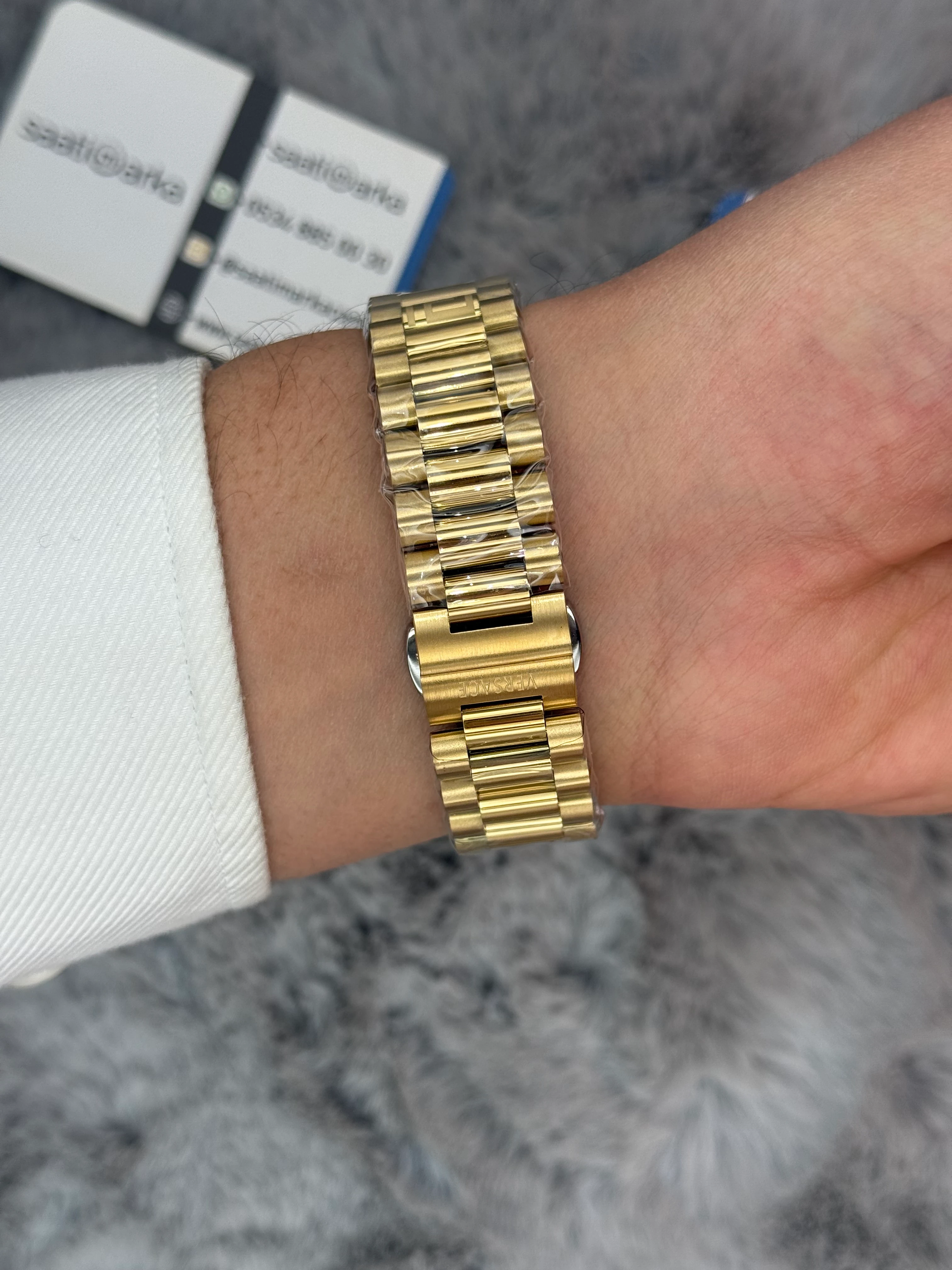 VERSACE 40MM SİYAH KADRAN GOLD KASA KORDON ERKEK KOL SAATİ