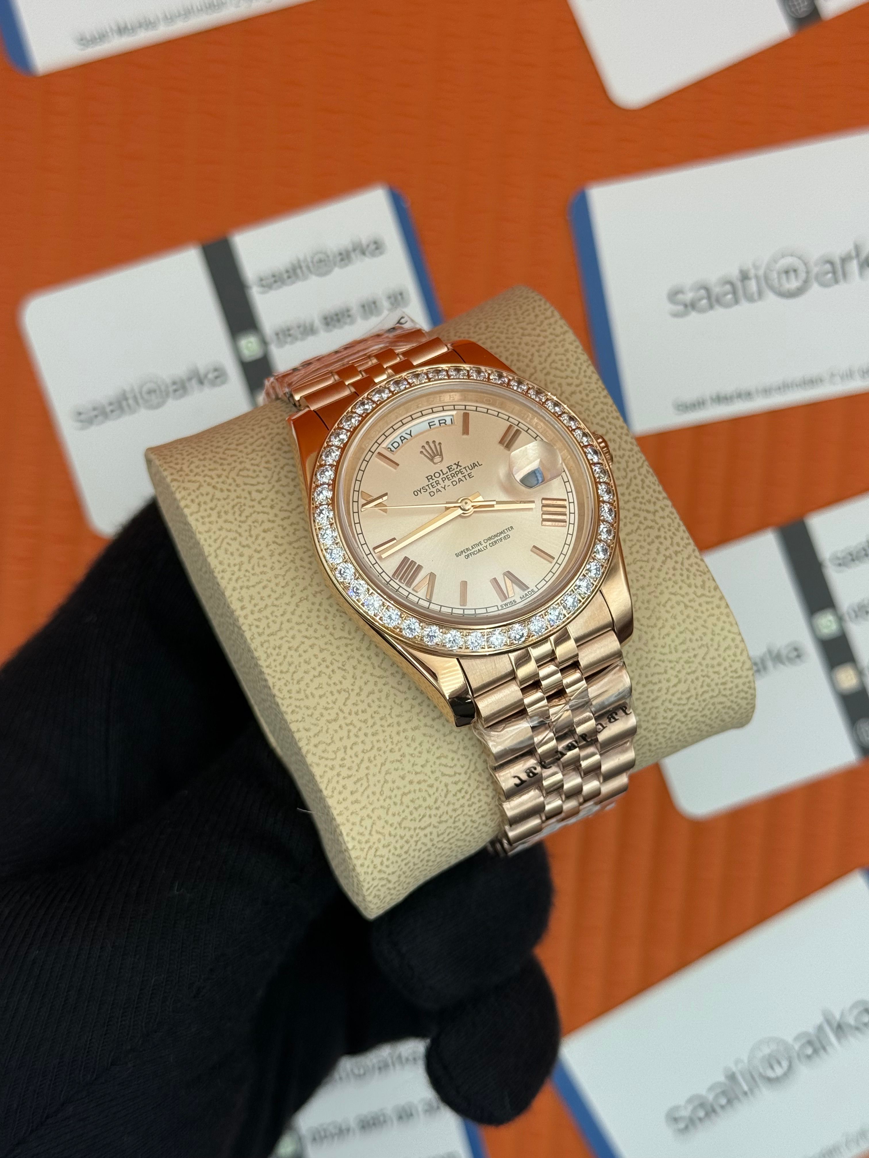 ROLEX Day Date taşlı bezel roma rakamlı rose kadran rose kasa-kordon jubilee