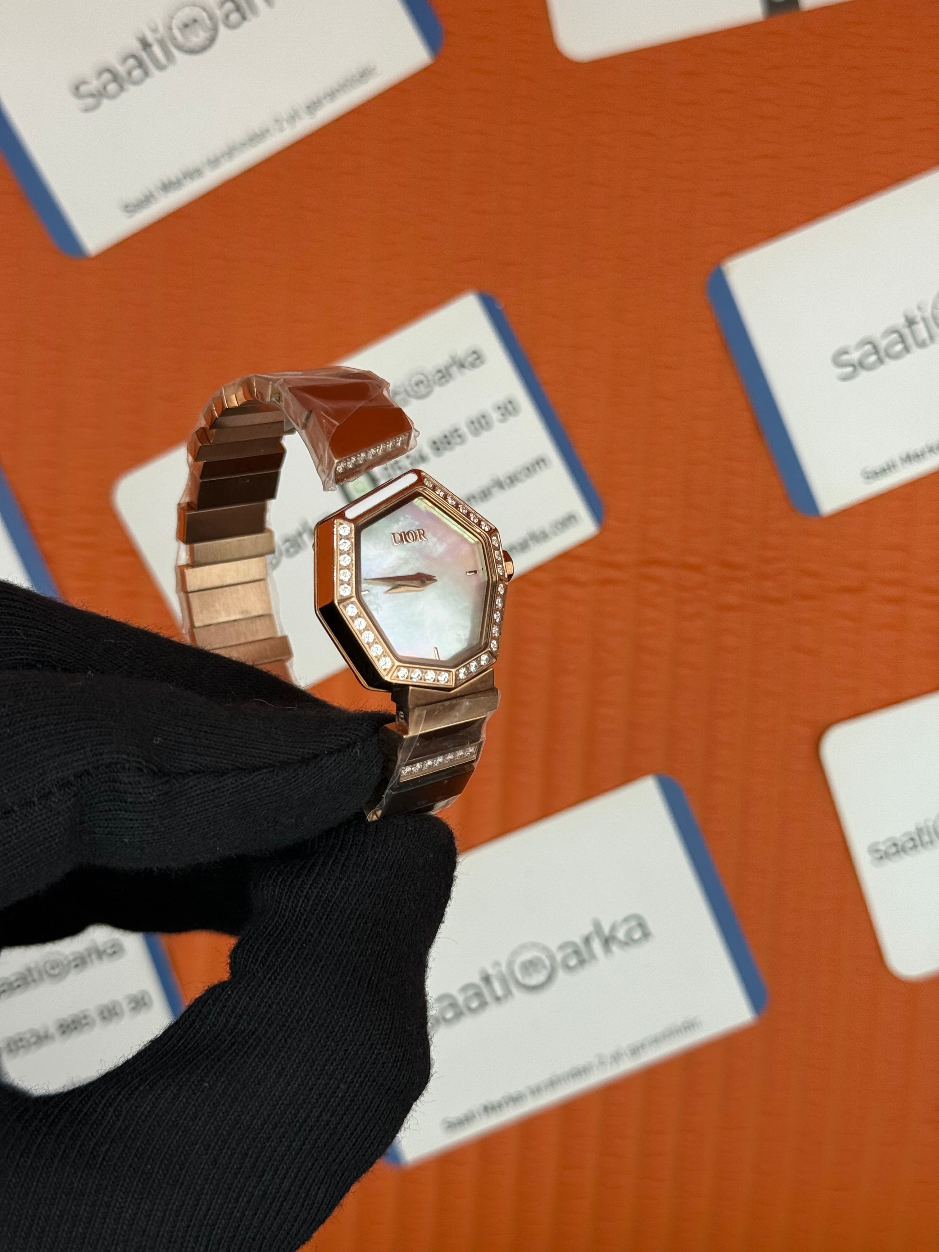 DİOR taşlı bezel sedef kadran rose kasa kordon kadın kol saati