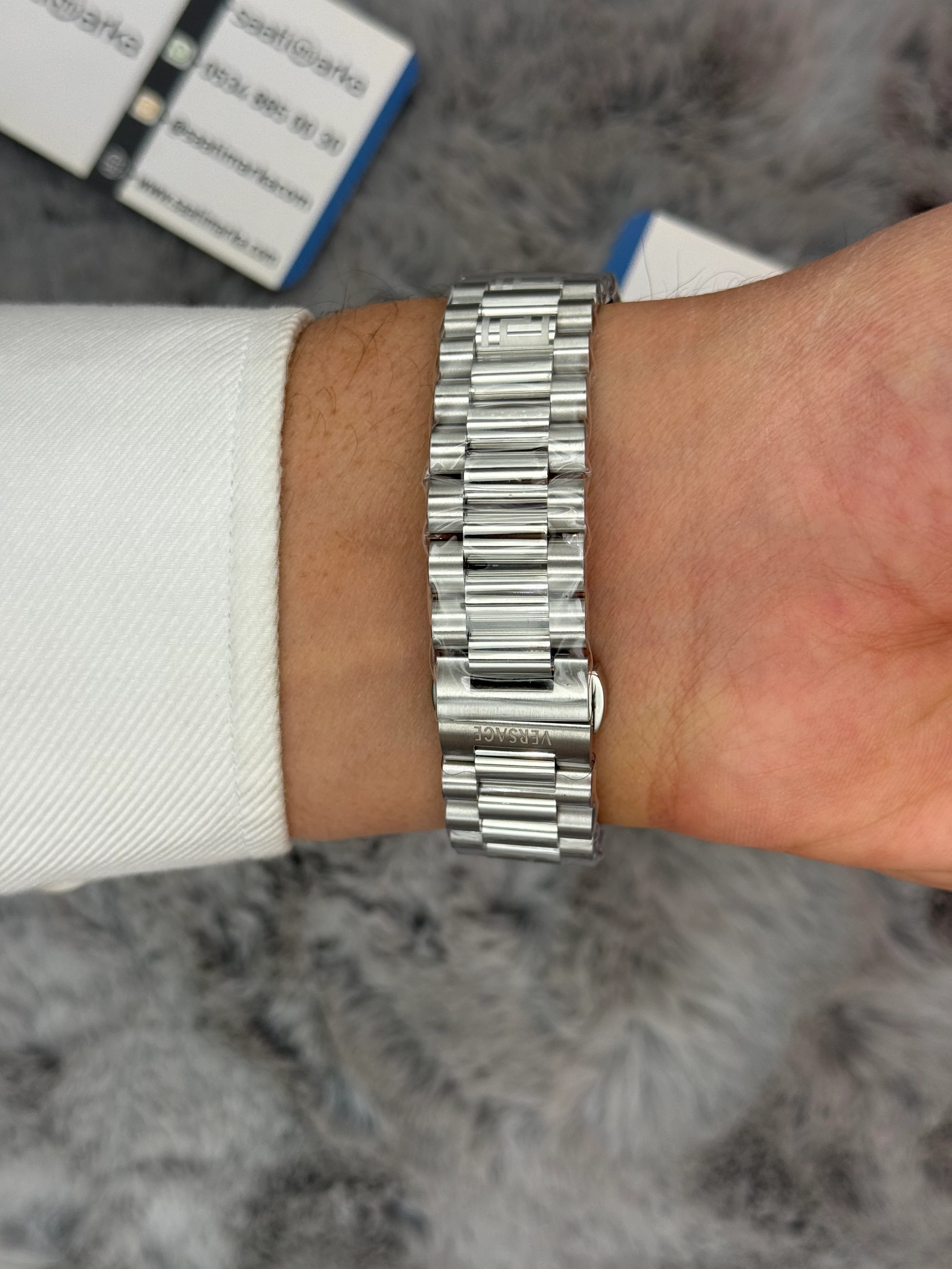 VERSACE 40MM MAVİ KADRAN SİLVER KASA KORDON ERKEK KOL SAATİ