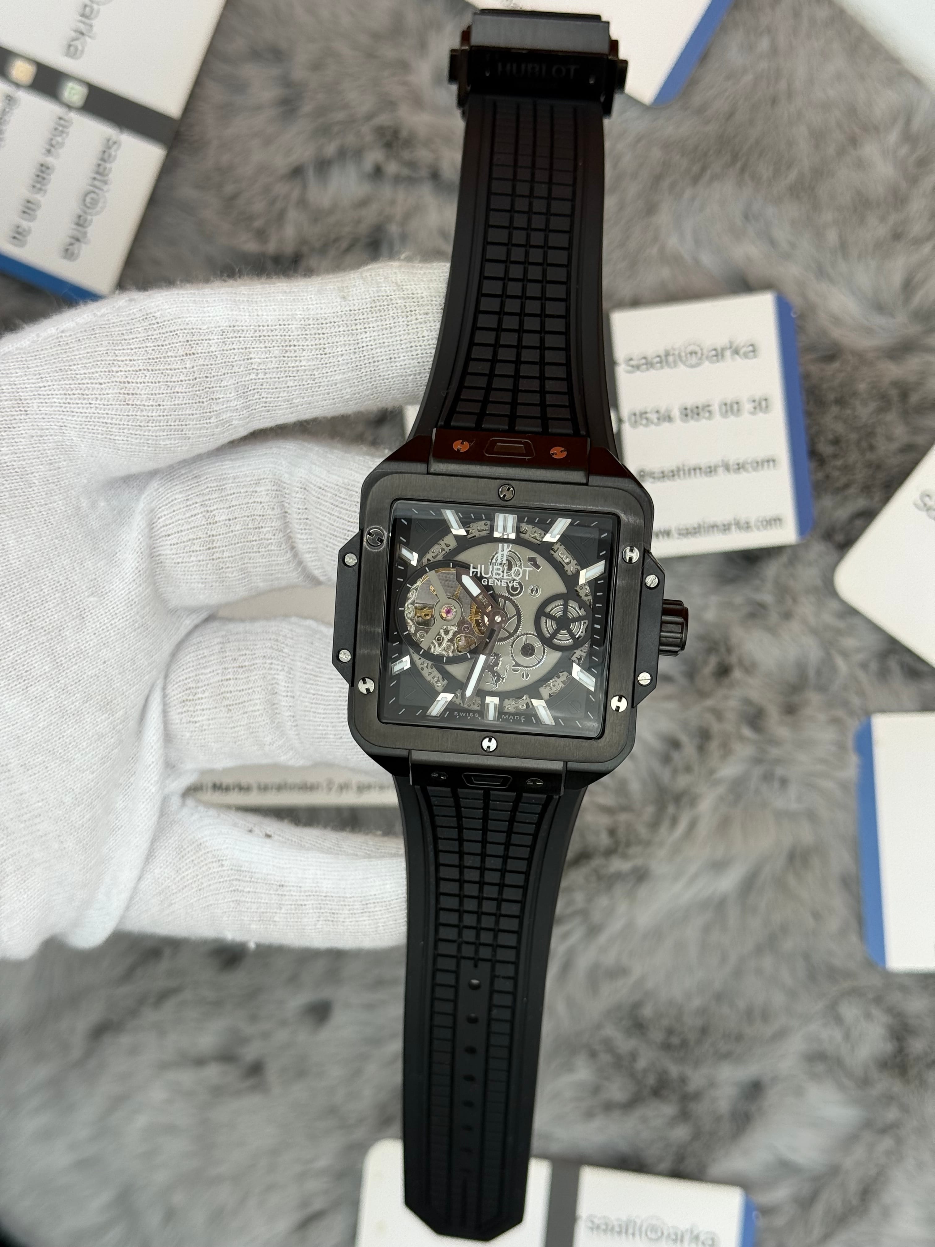 HUBLOT square bang tourbillon 42mm siyah kasa siyah kauçuk kordon erkek kol saati