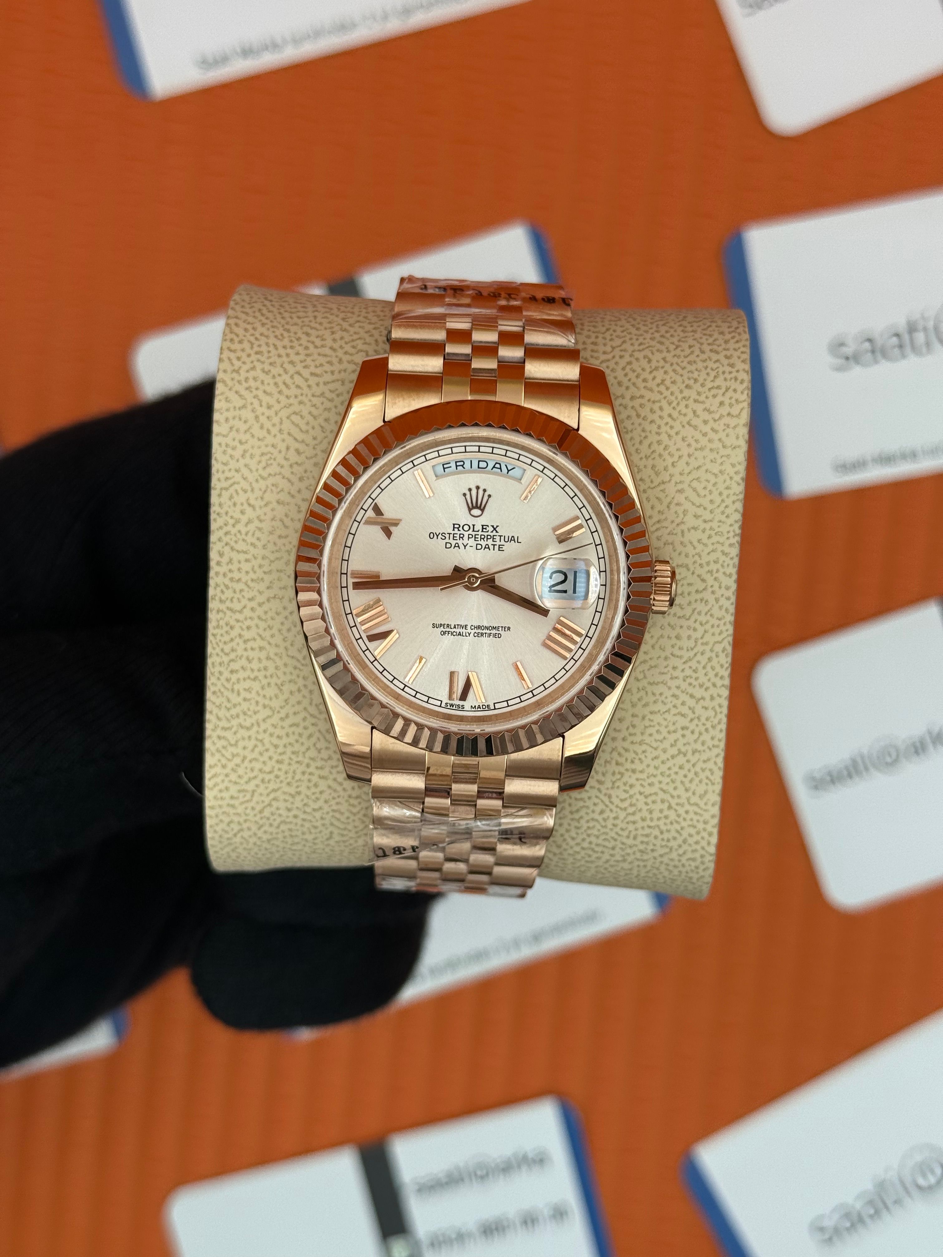 ROLEX Day Date roma rakamlı rose kadran rose kasa-kordon jubilee