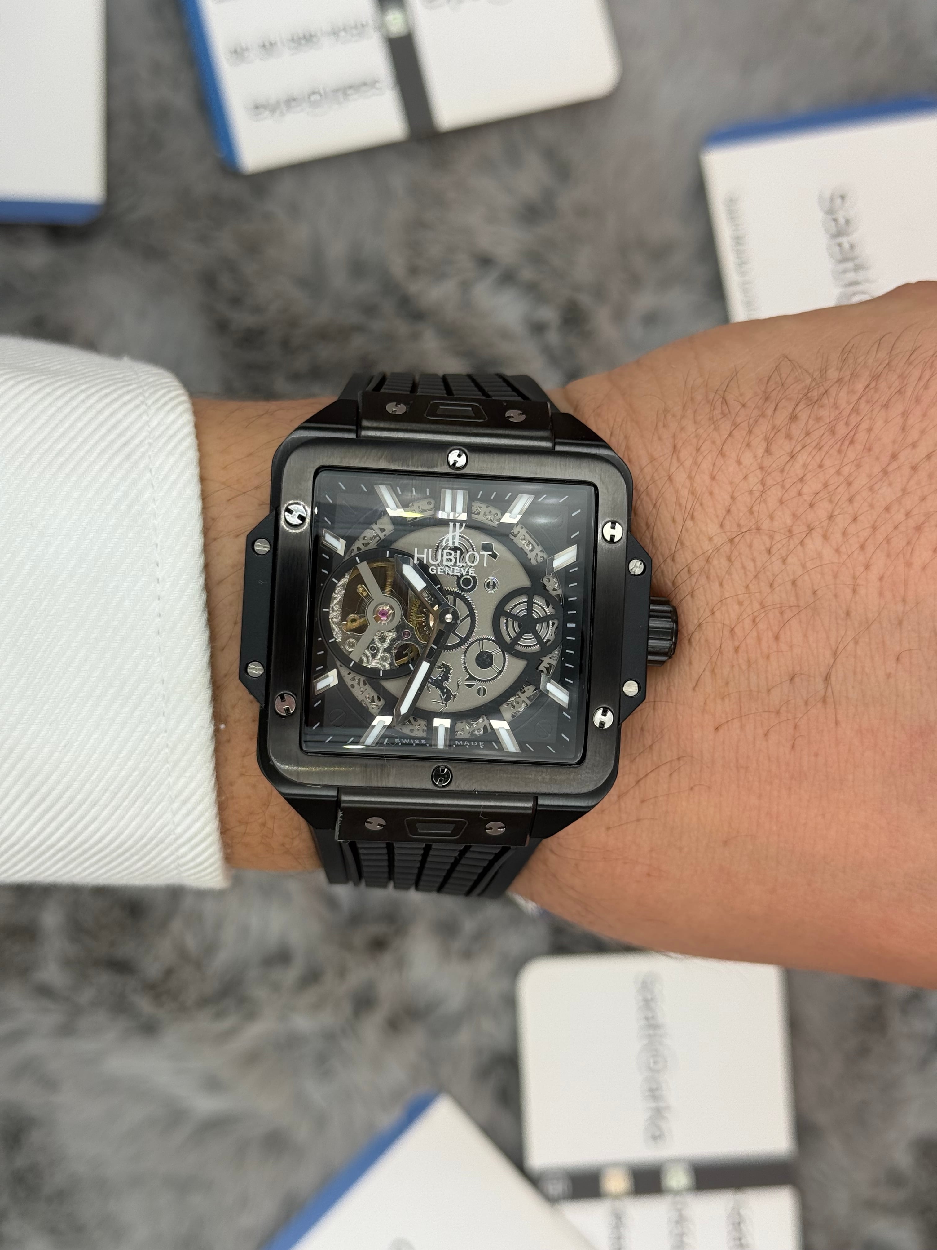 HUBLOT square bang tourbillon 42mm siyah kasa siyah kauçuk kordon erkek kol saati