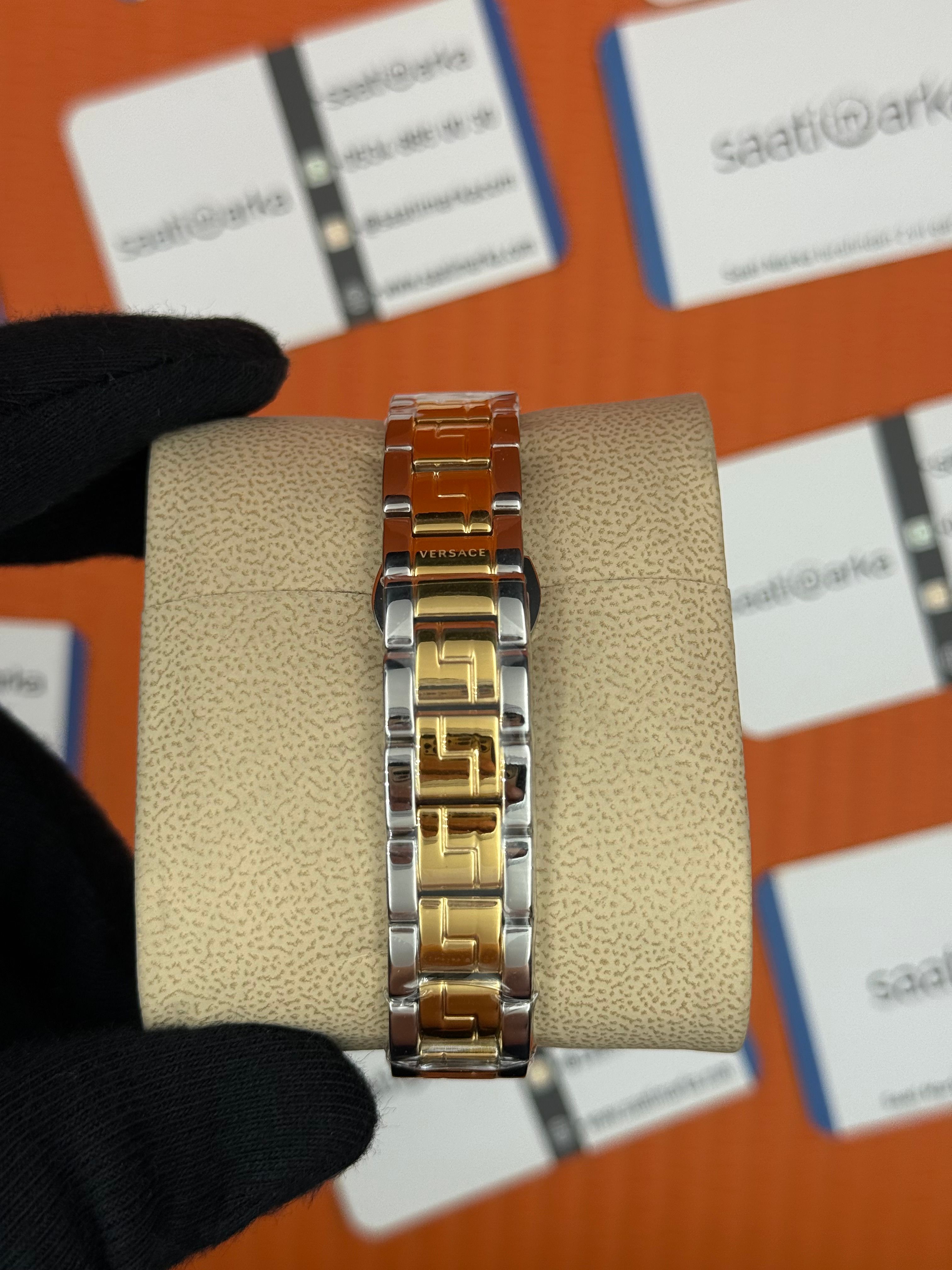 VERSACE beyaz kadran gold silver kasa kordon kadın kol saati