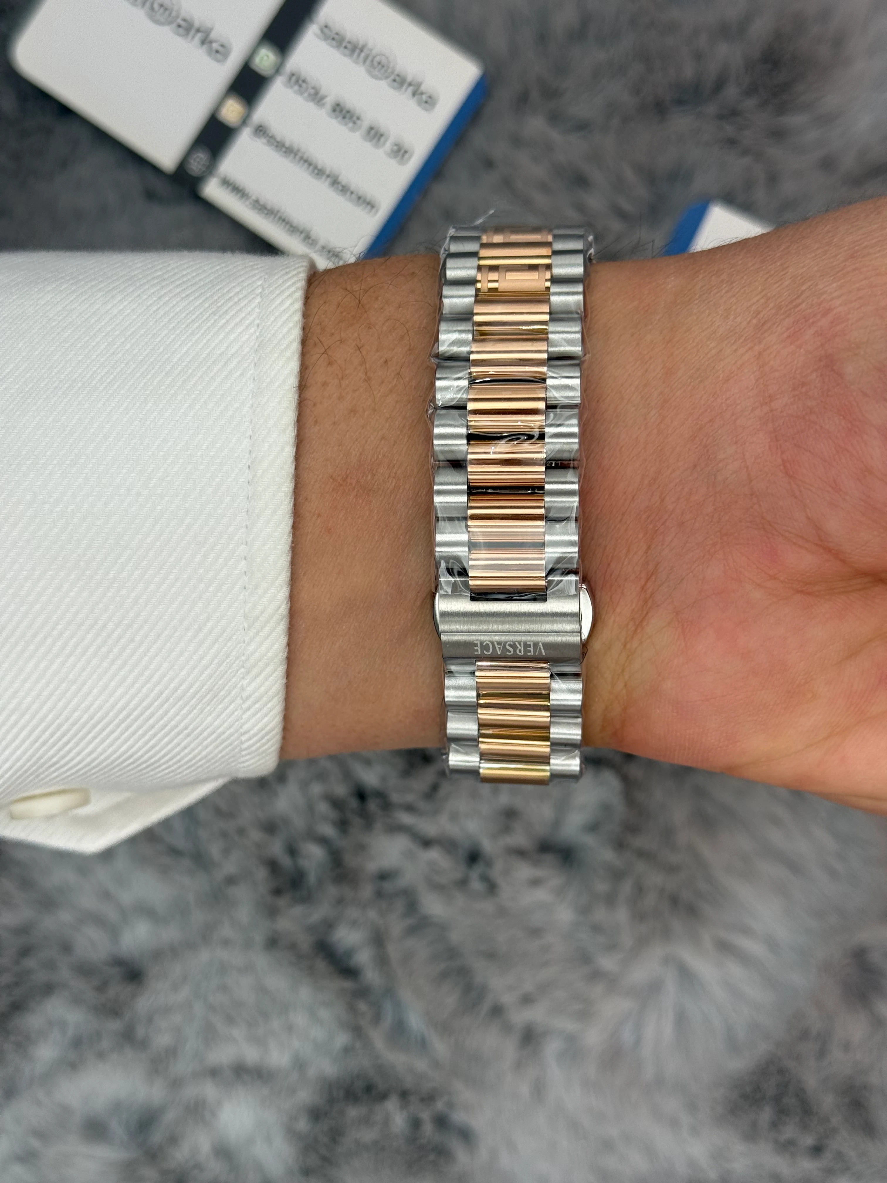 VERSACE 40MM SİYAH KADRAN ROS ESİLVER KASA KORDON ERKEK KOL SAATİ