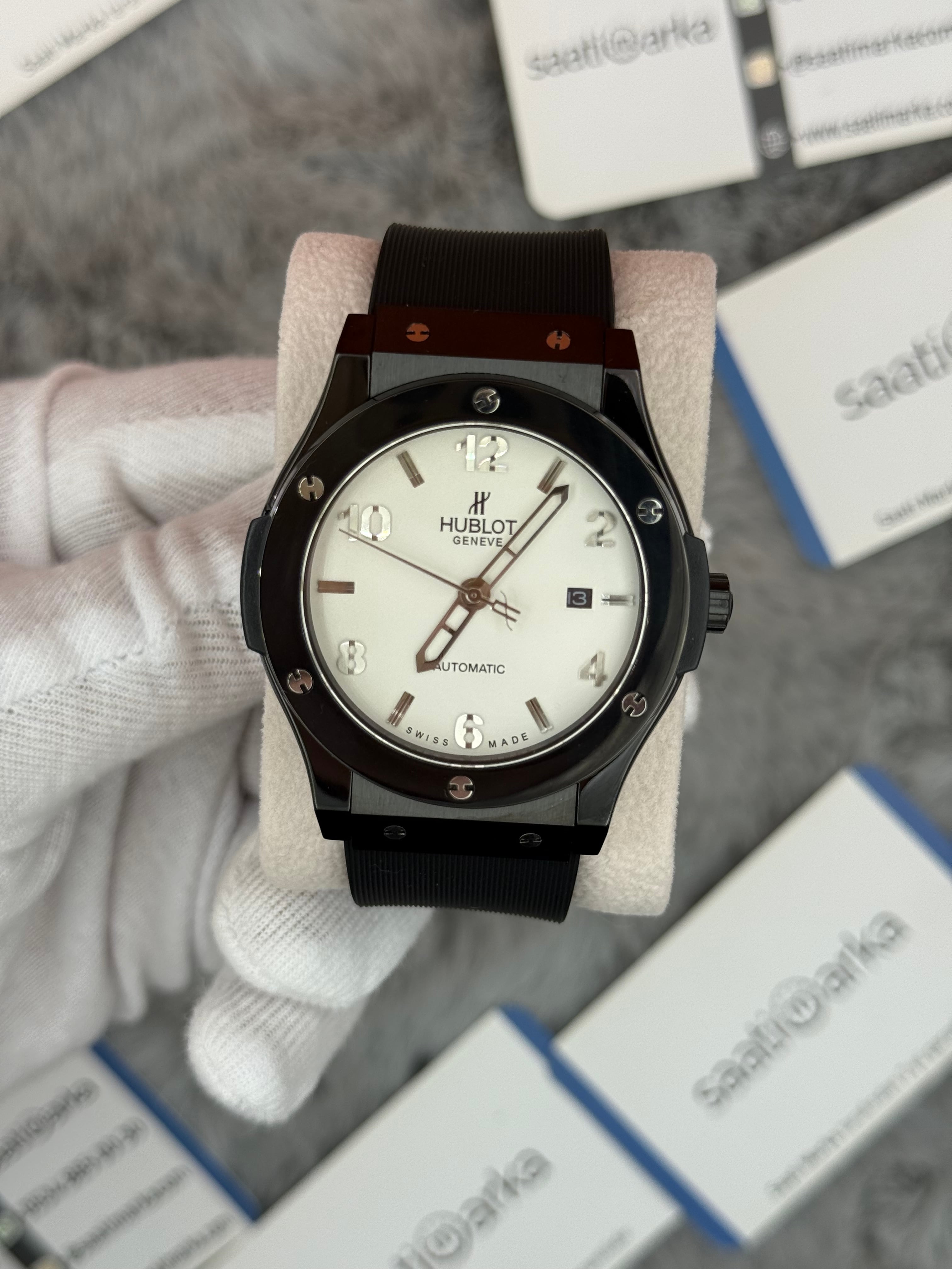 HUBLOT vendome 41mm siyah kasa beyaz kadran siyah kauçuk kordon erkek kol saati
