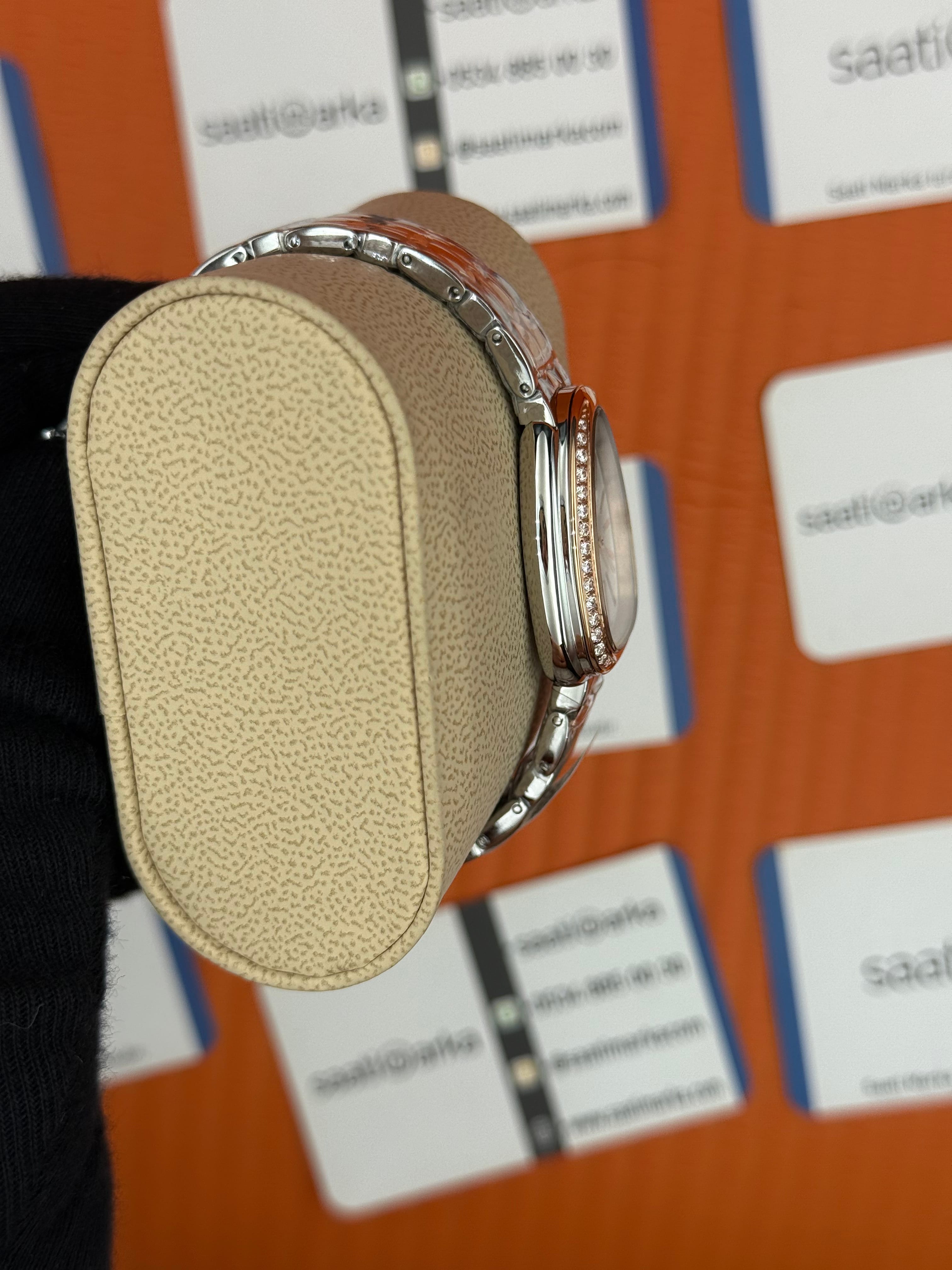 BVLGARİ serpenti seduttori taşlı bezel beyaz kadran rose kasa kordon kadın kol saati