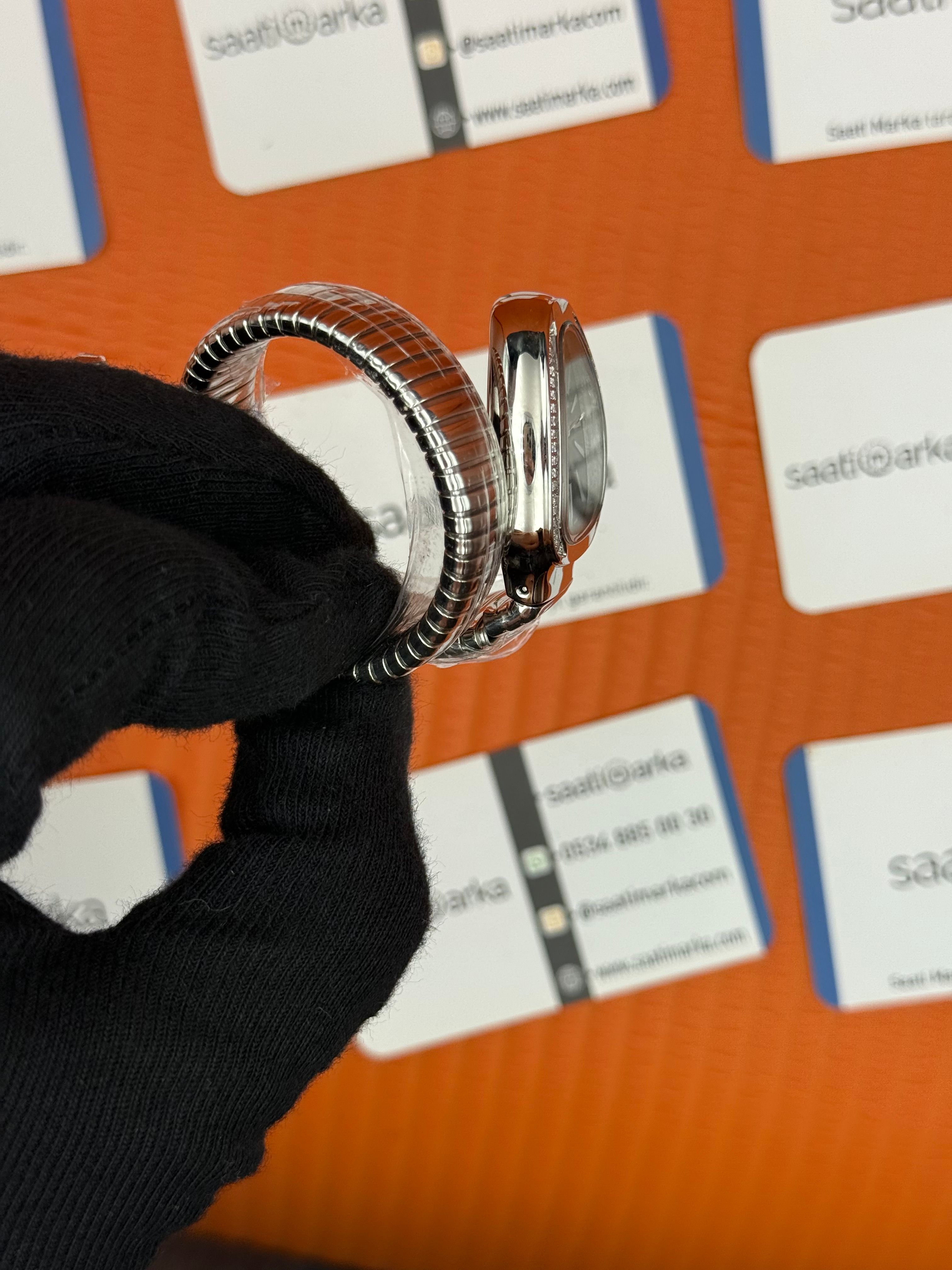 BVLGARİ serpenti tek sarma silver kordon taşlı bezel yeşil kadran kadın kol saati