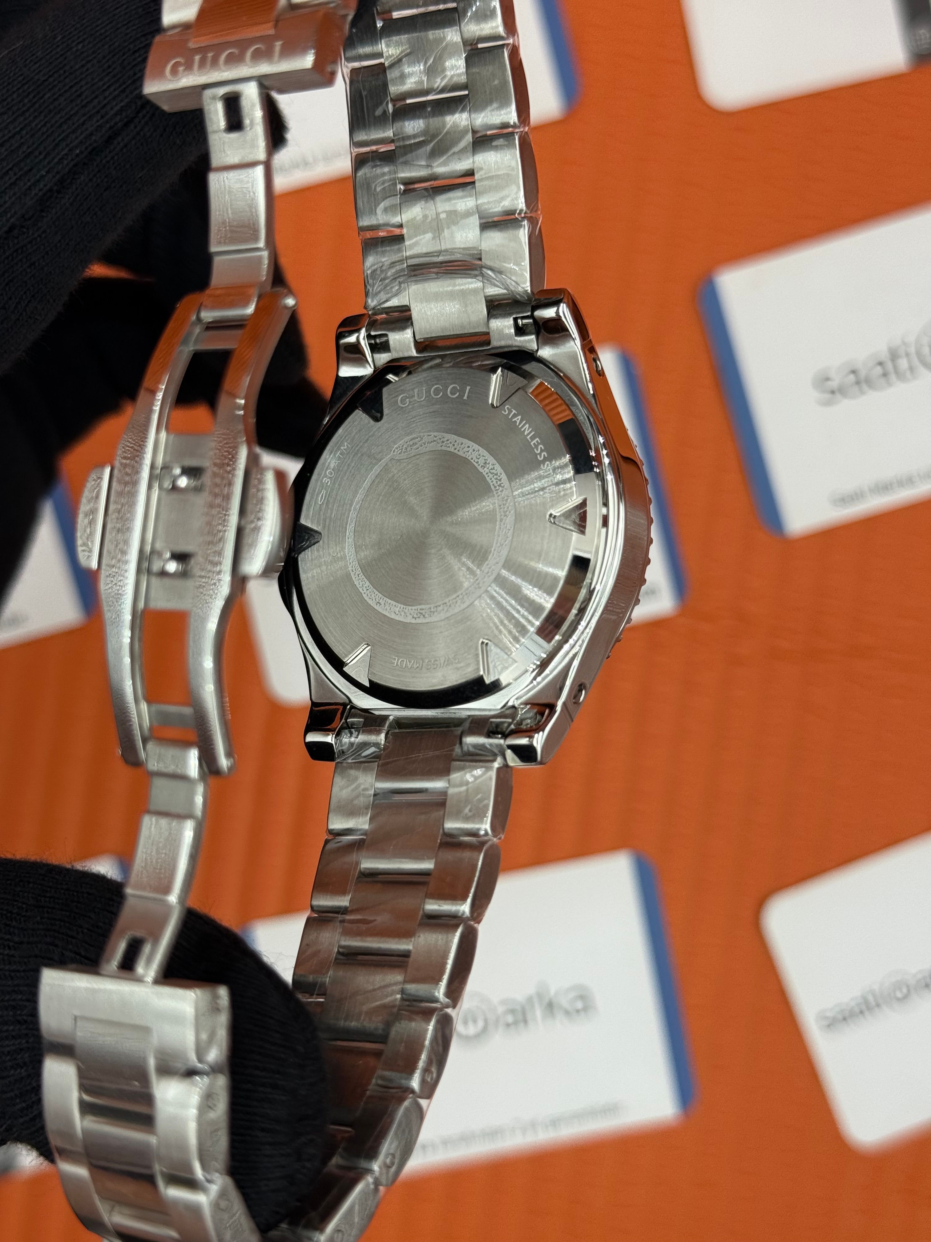GUCCI DİVE 300M siyah kadran silver kasa kordon siyah bezel