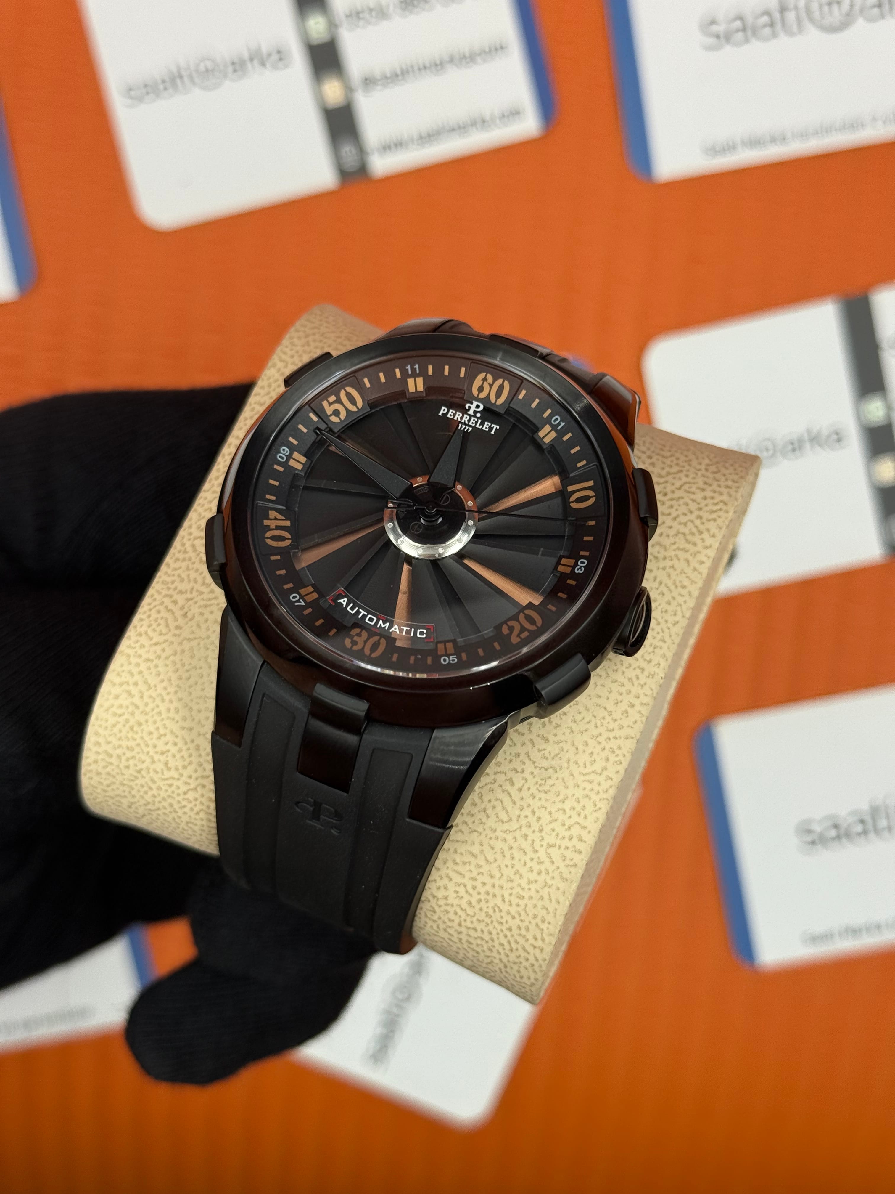 PERRELET turbine black dial siyah kasa siyah kauçuk kordon erkek kol saati