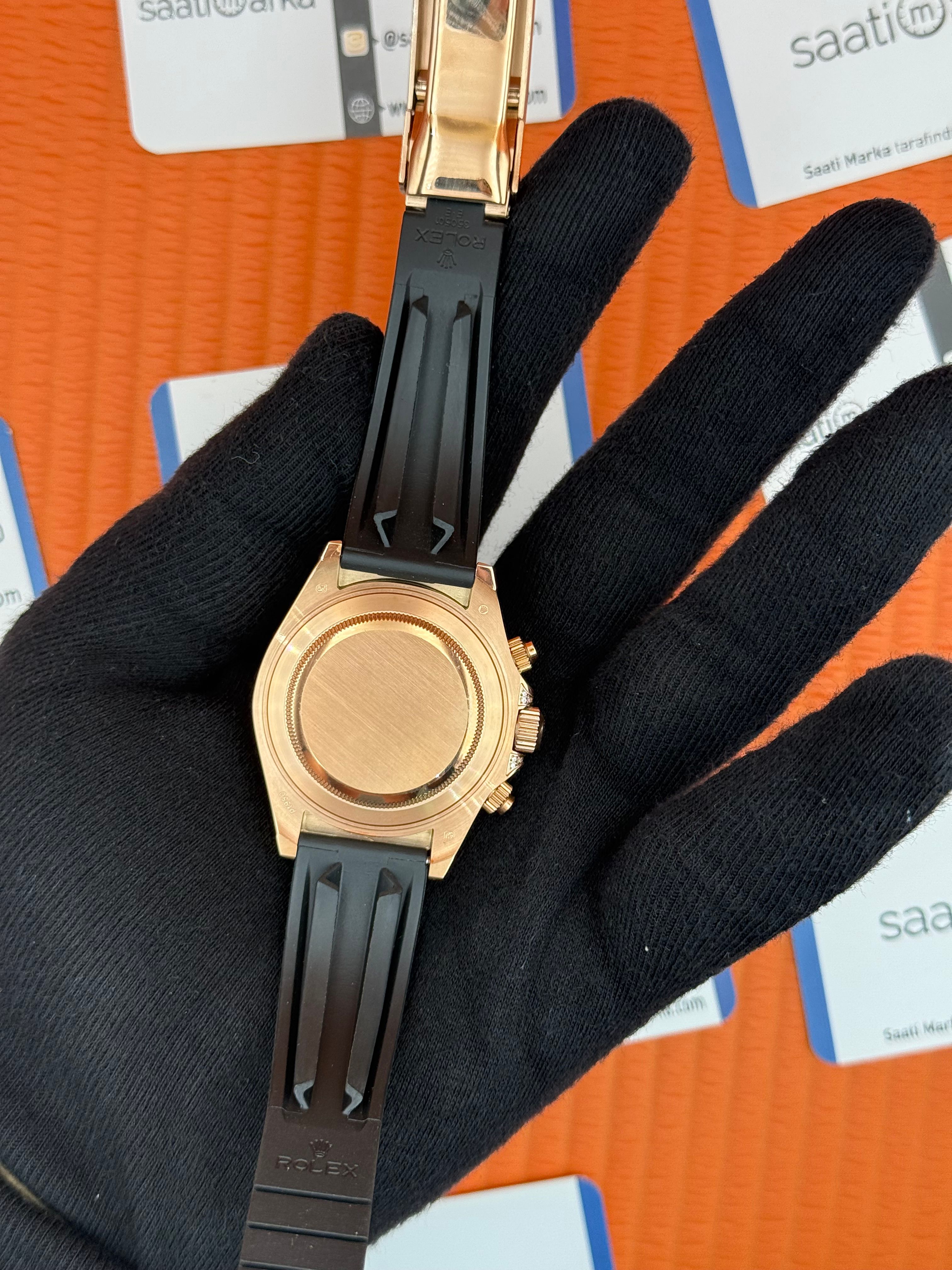 ROLEX Daytona taşlı bezel rose dial siyah kauçuk kordon
