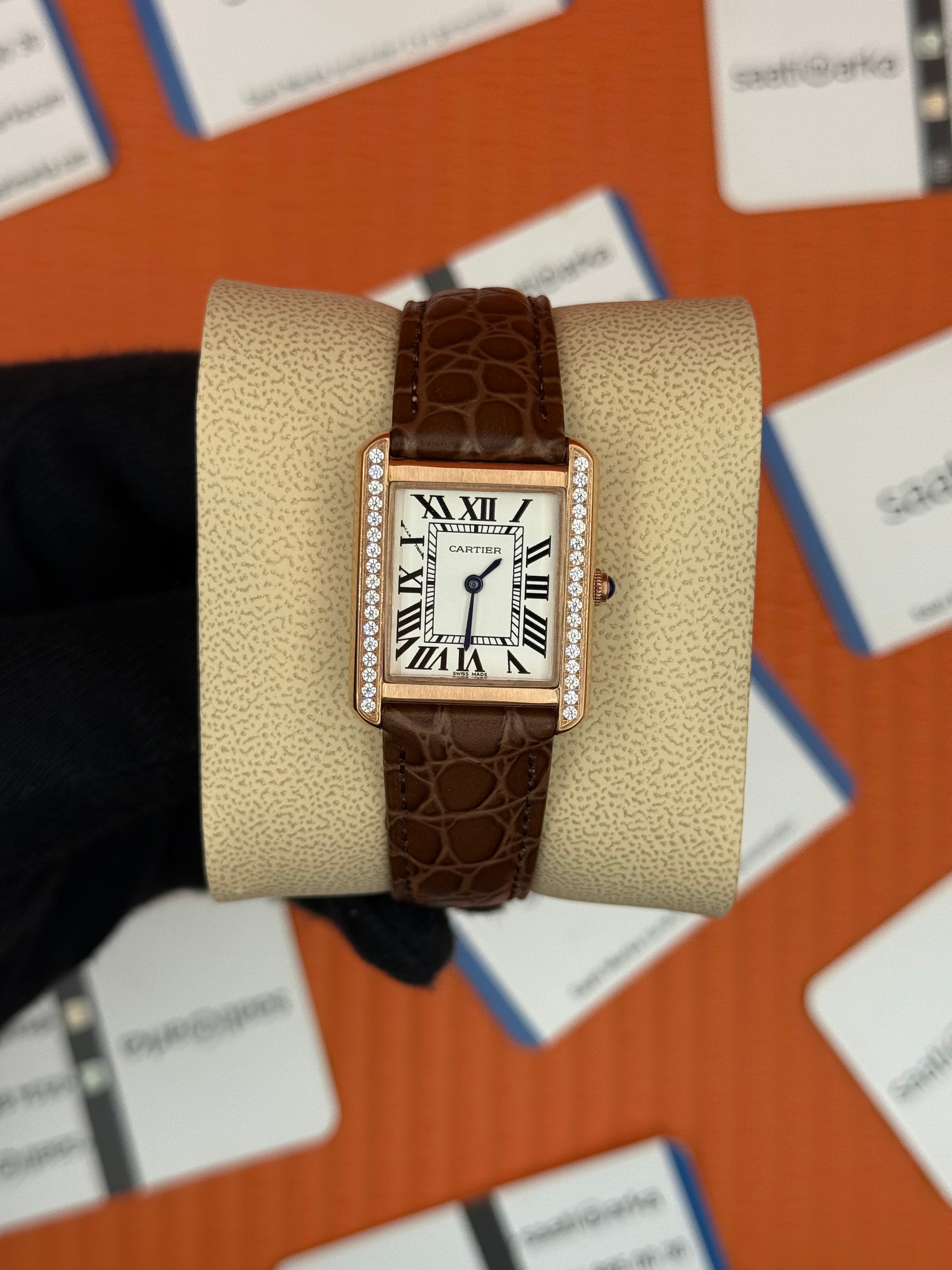 CARTIER Tank 29mm kadın kol saati rose kasa taşlı bezel kahverengi deri kordon