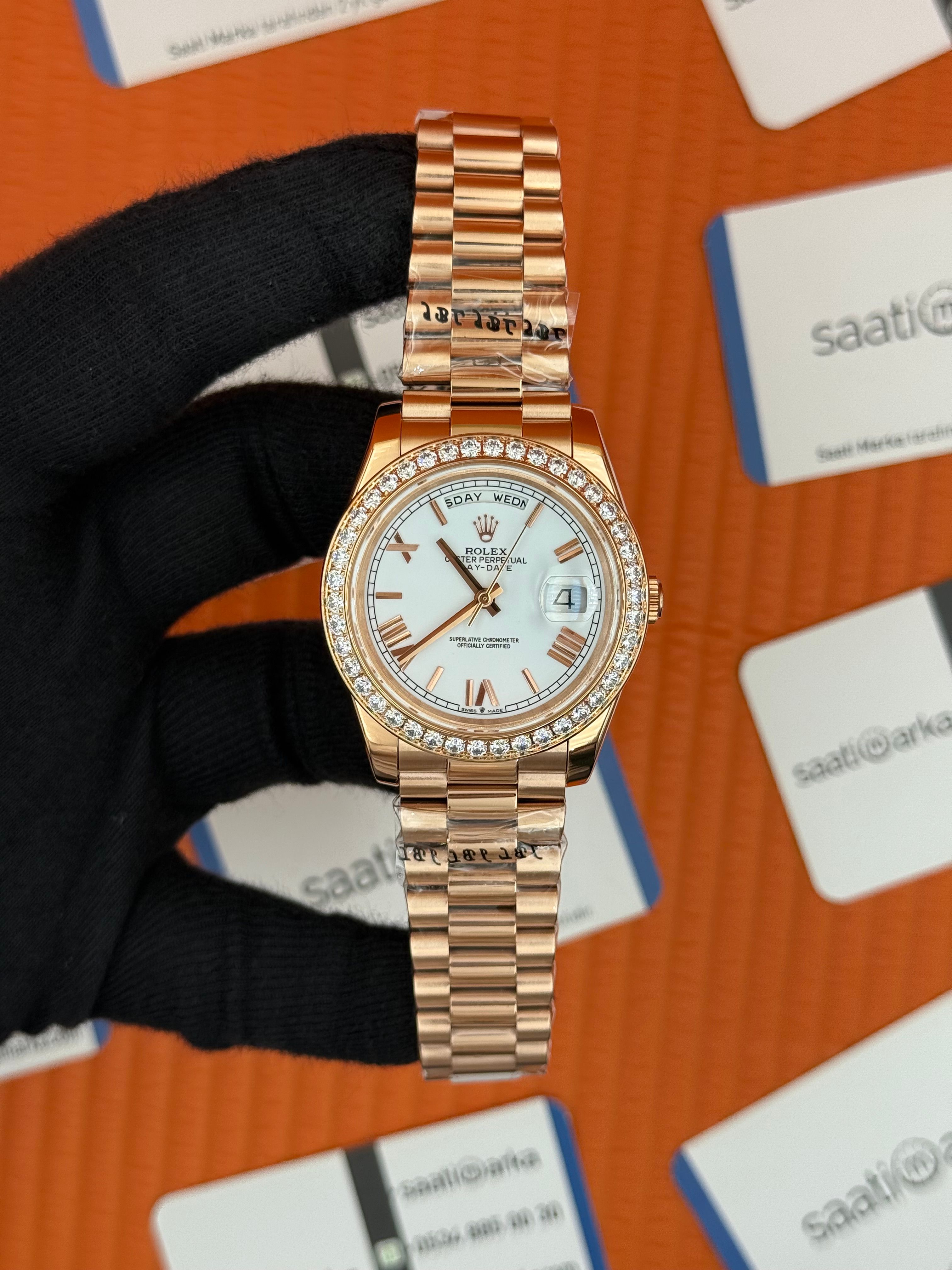 ROLEX Day Date taşlı bezel roma rakamlı beyaz kadarn rose kasa-kordon oyster