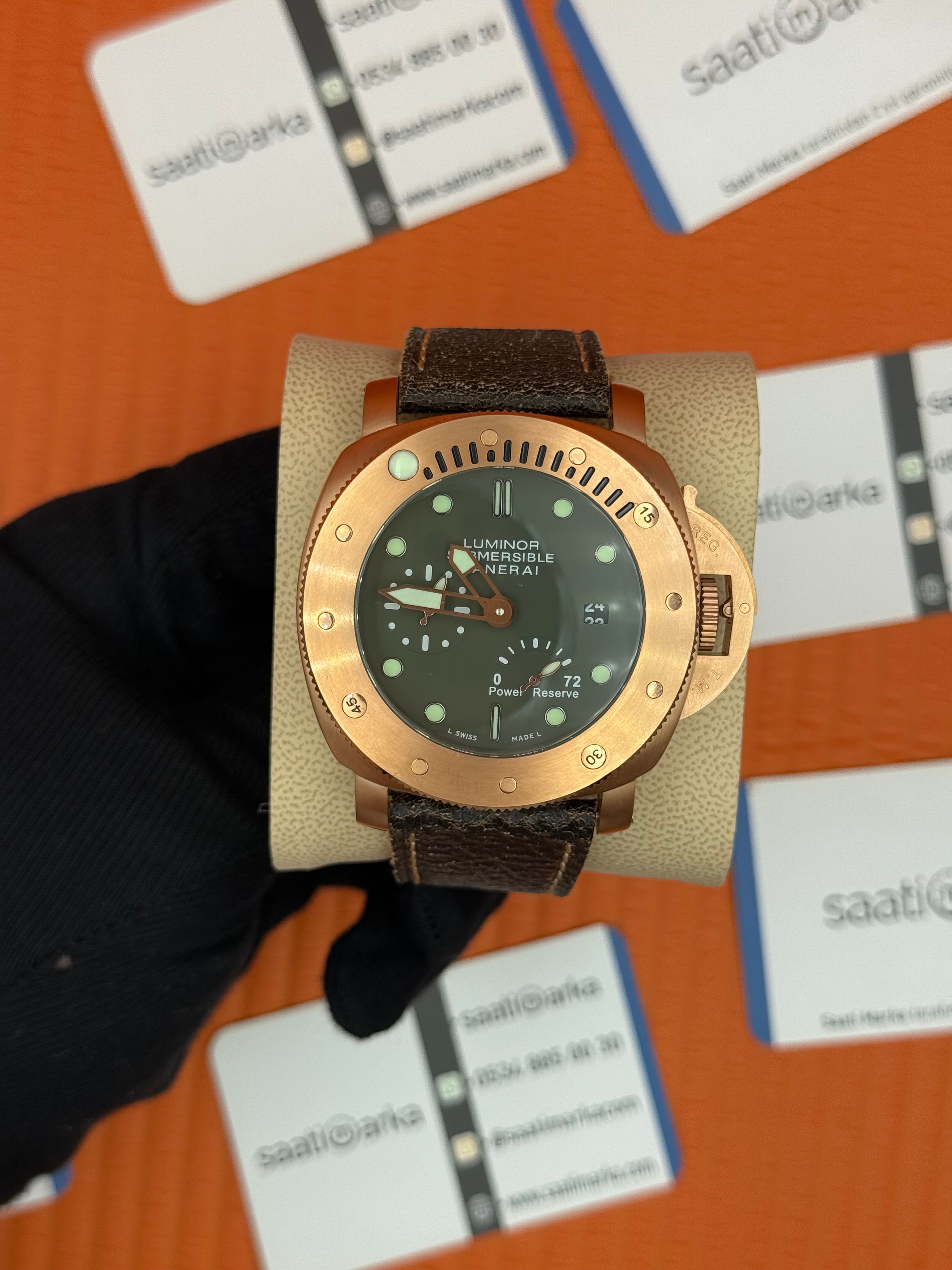 PANERAI submersible luminor kahverengi deri kordon koyu yeşil kadran rose kasa 
