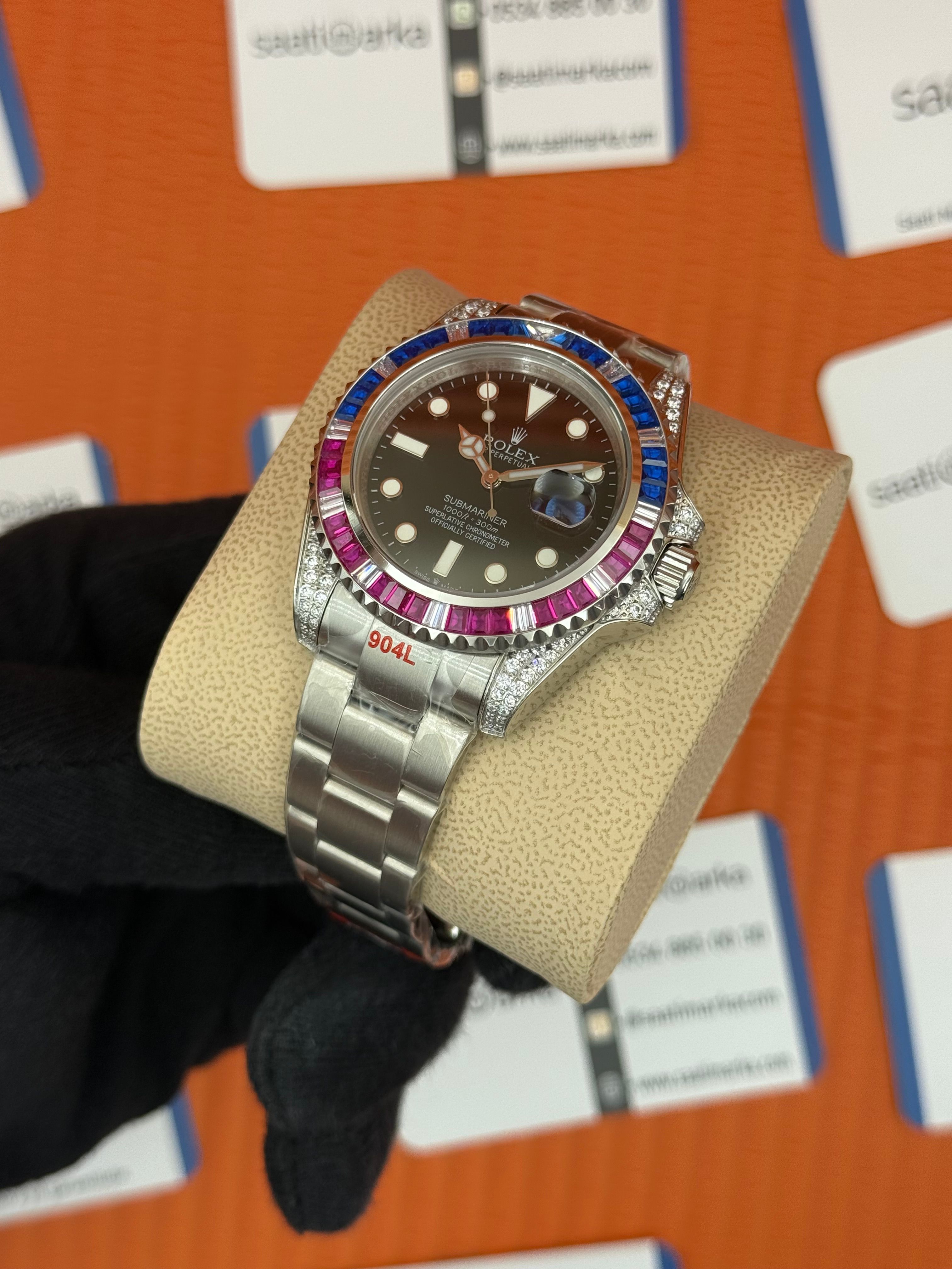 ROLEX Submariner taşlı bezel black dial silver oyster kordon