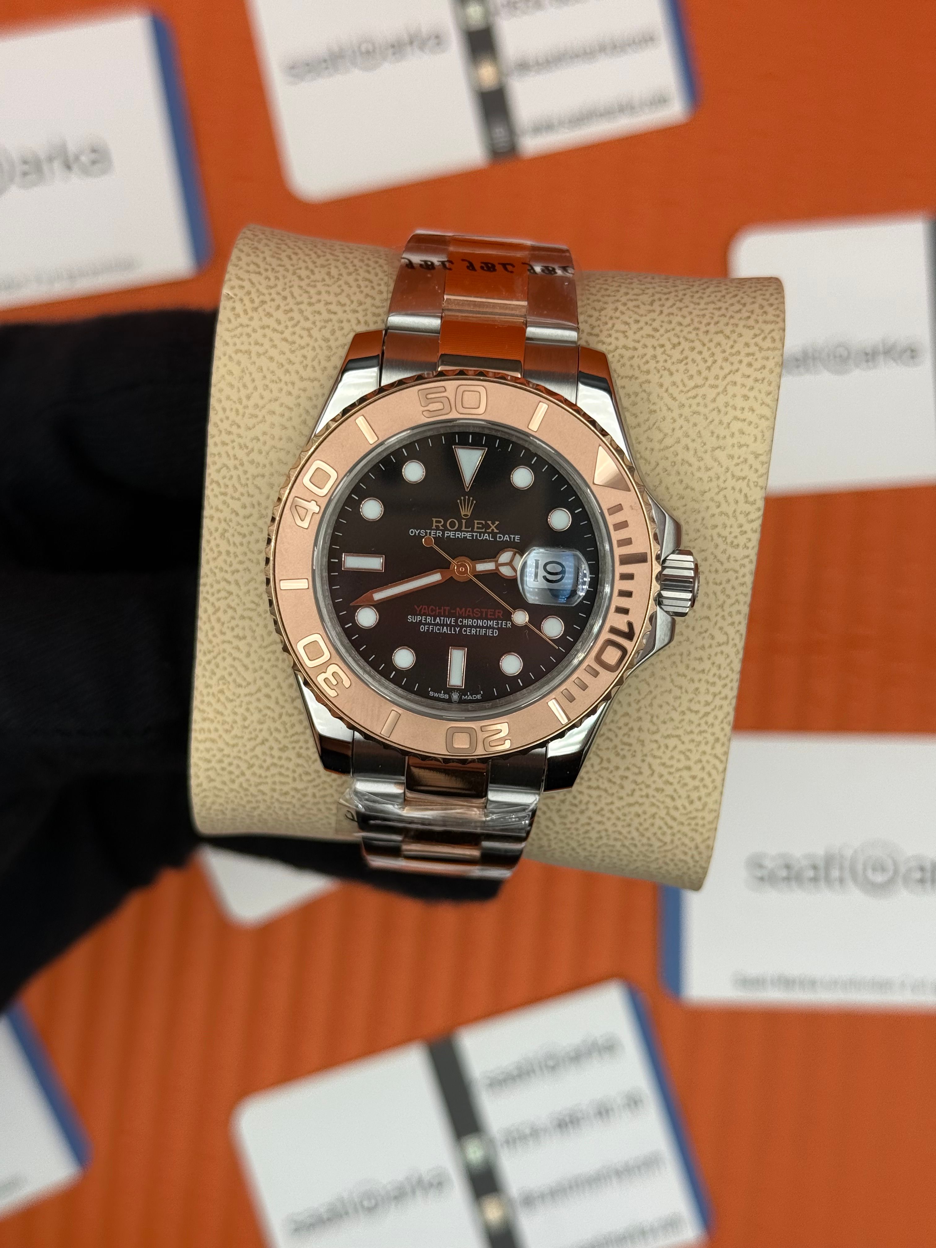 ROLEX Yacht Master oyster black dial rose silver kordon