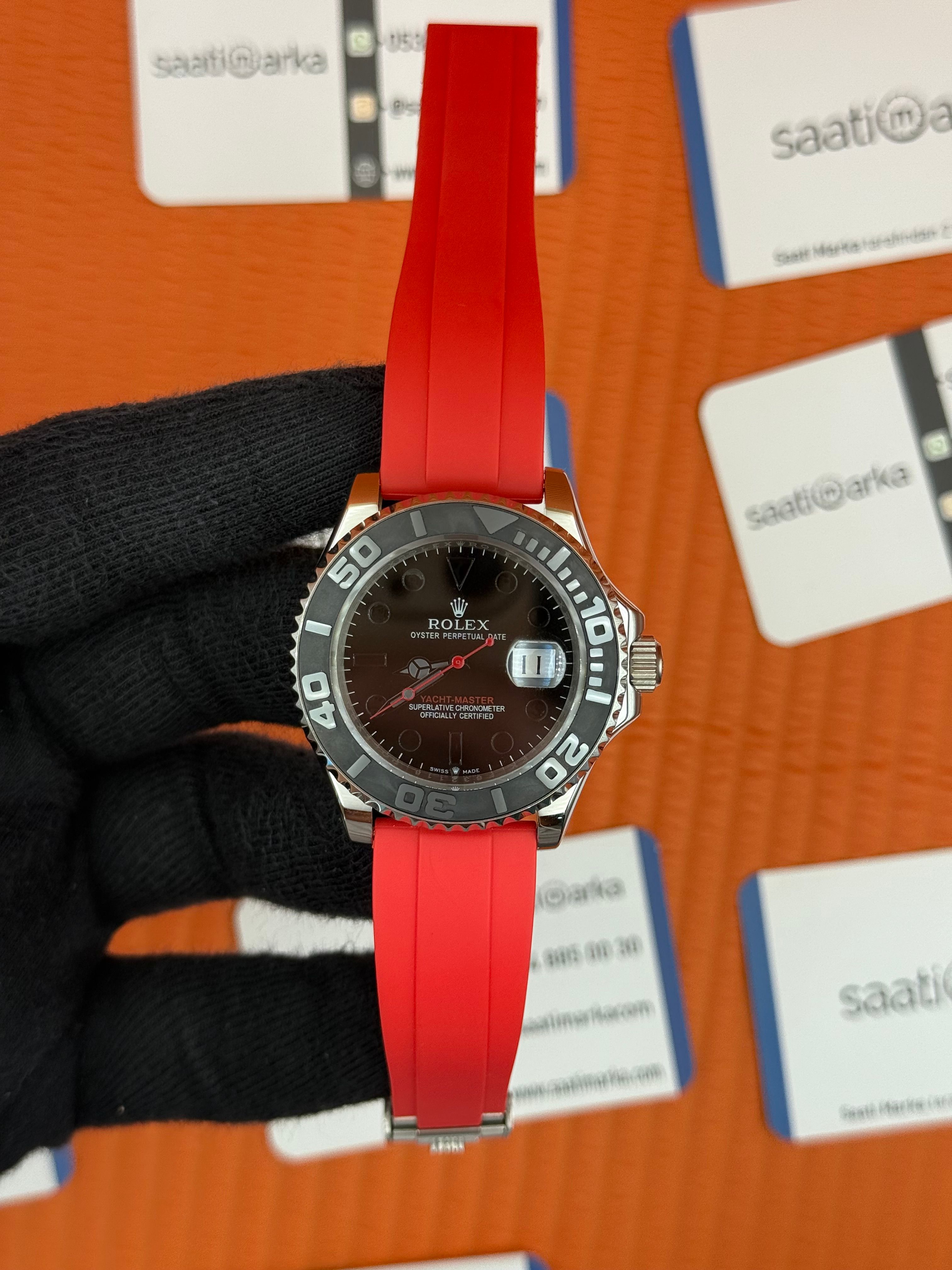 ROLEX Yacht Master black dial kırmızı kauçuk kordon