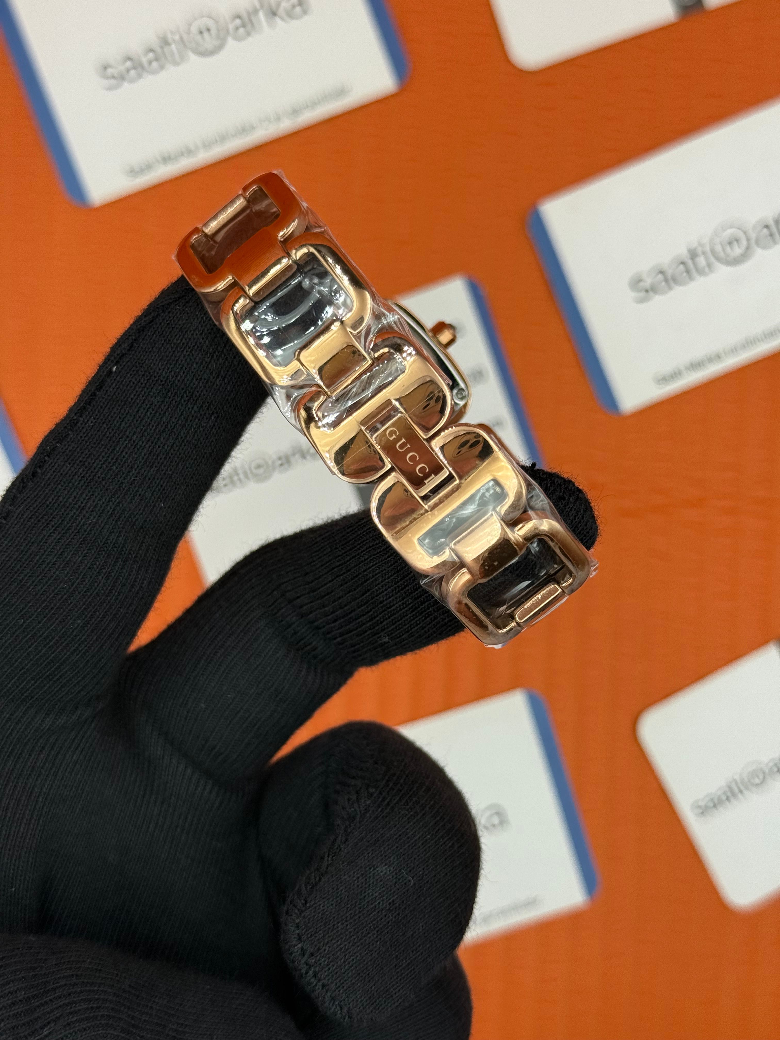GUCCI YA125513 beyaz kadran rose kasa kordon kadın kol saati