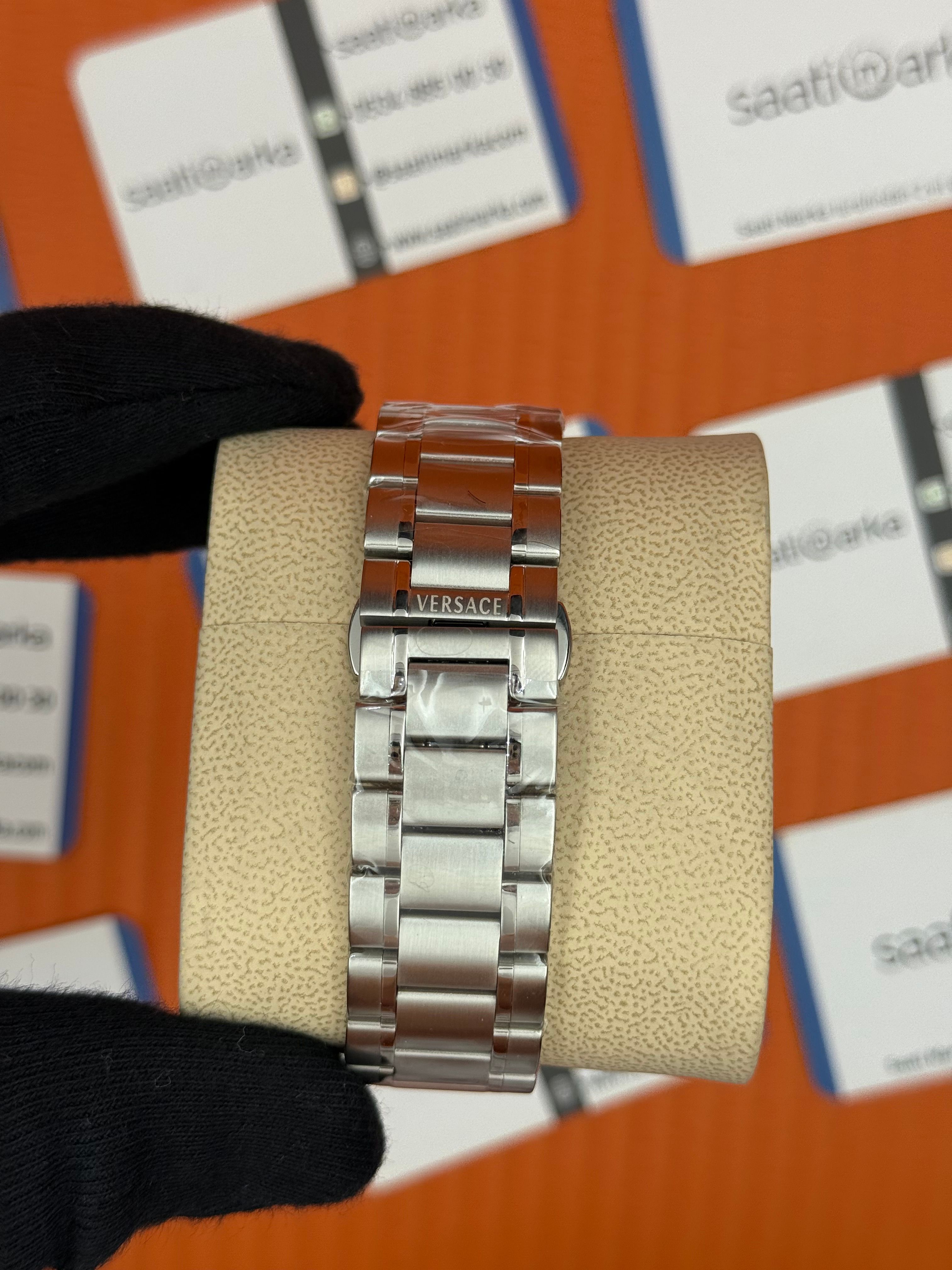 VERSACE beyaz kadran silver kasa kordon erkek kol saati