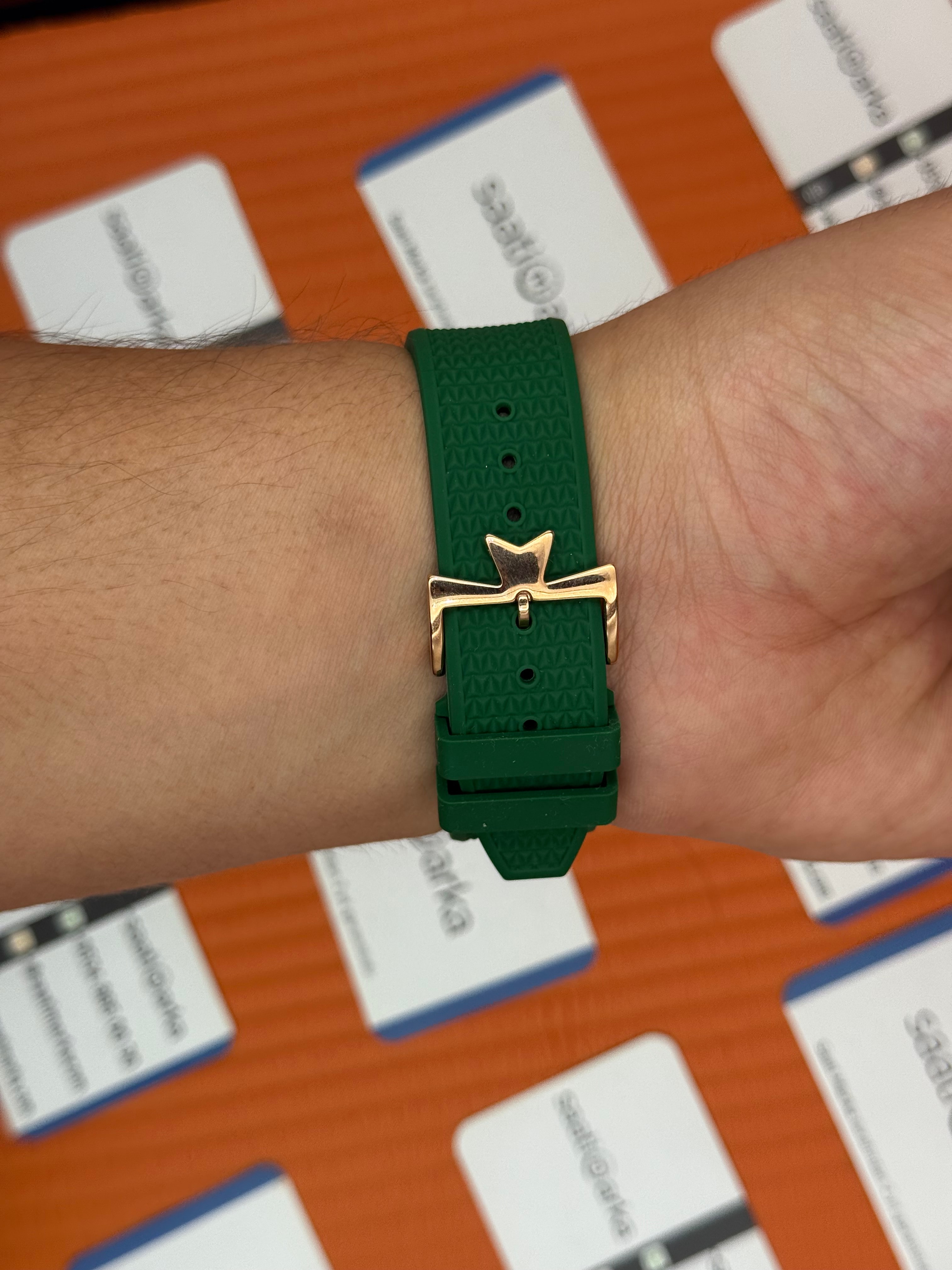 VACHERON CONSTANTIN overseas chronograph yeşil kadran rose kasa yeşil kauçuk kordon erkek kol saati