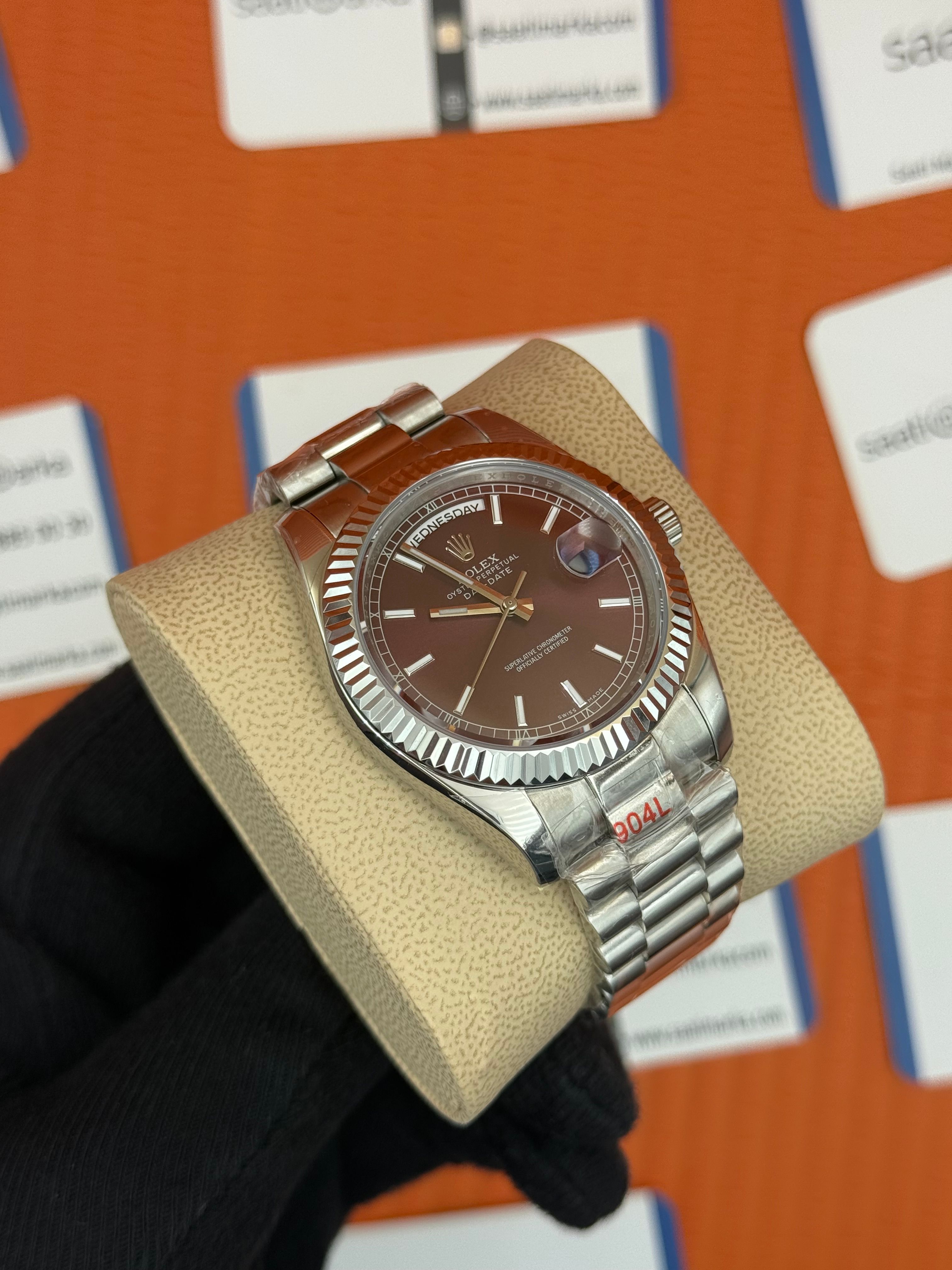 ROLEX Day Date cherry dial silver president kordon