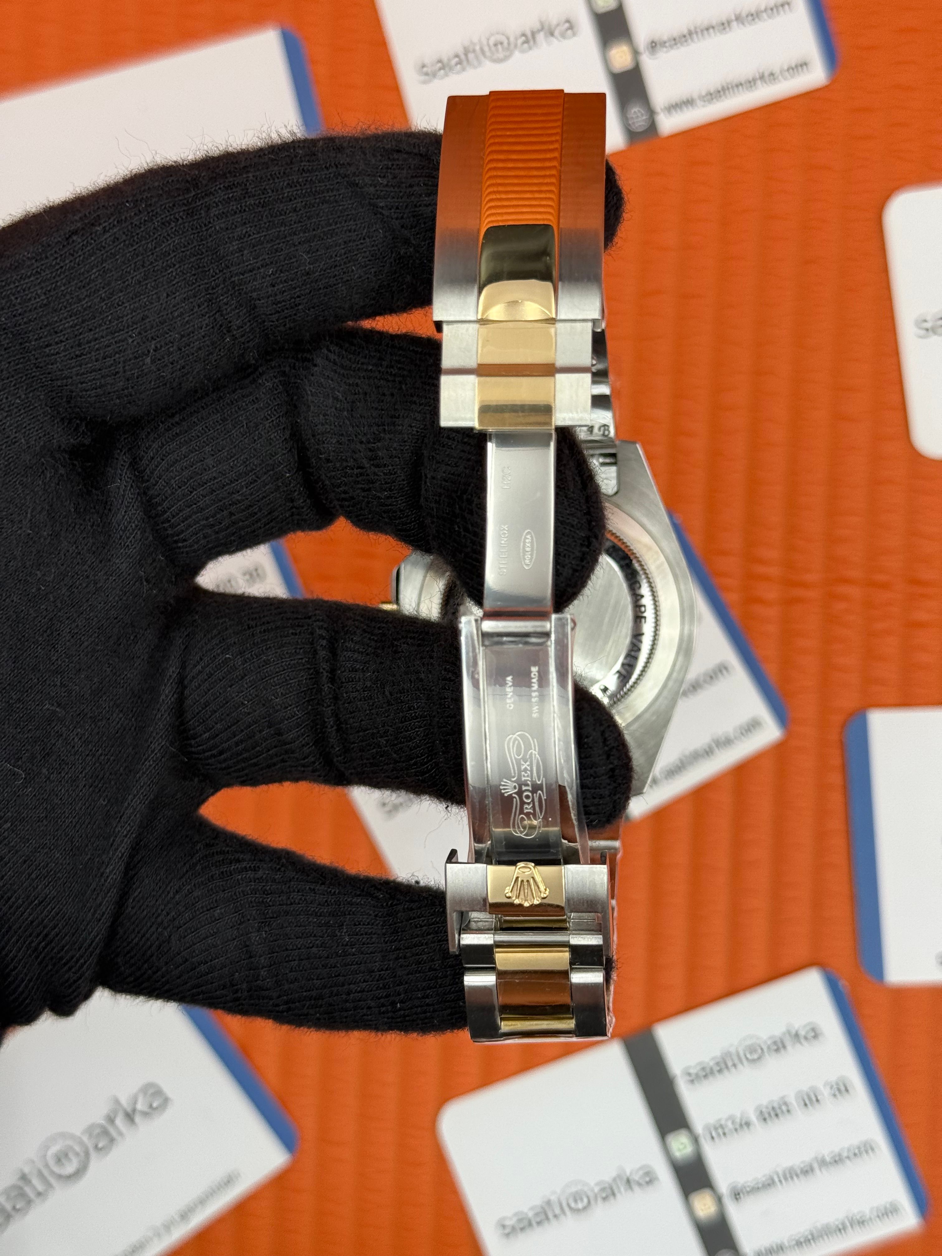 ROLEX Sea Dweller oyster black dial gold silver kasa-kordon