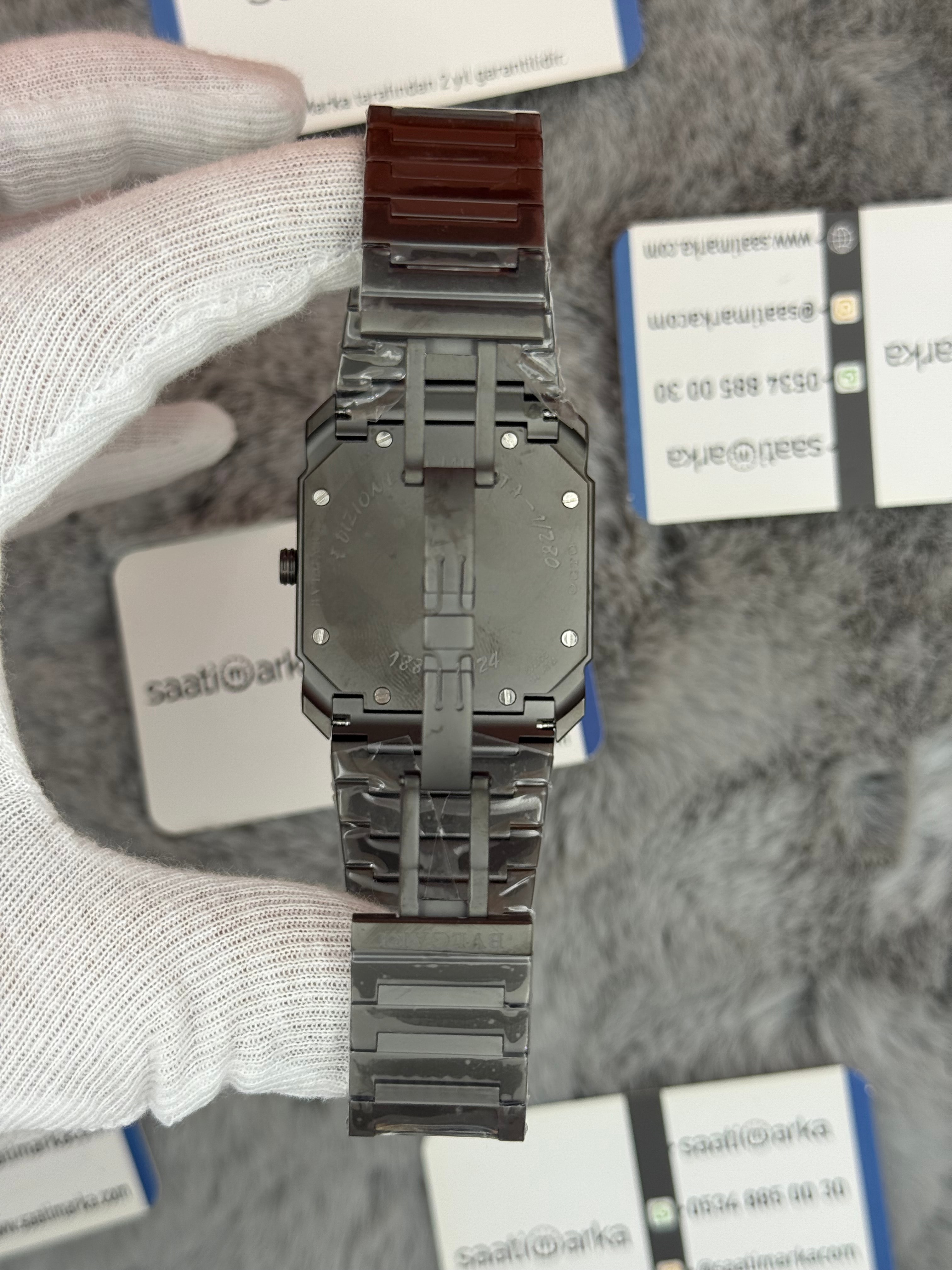 BVLGARİ octo 40mm arapça indeksli fosforlu erkek kol saati