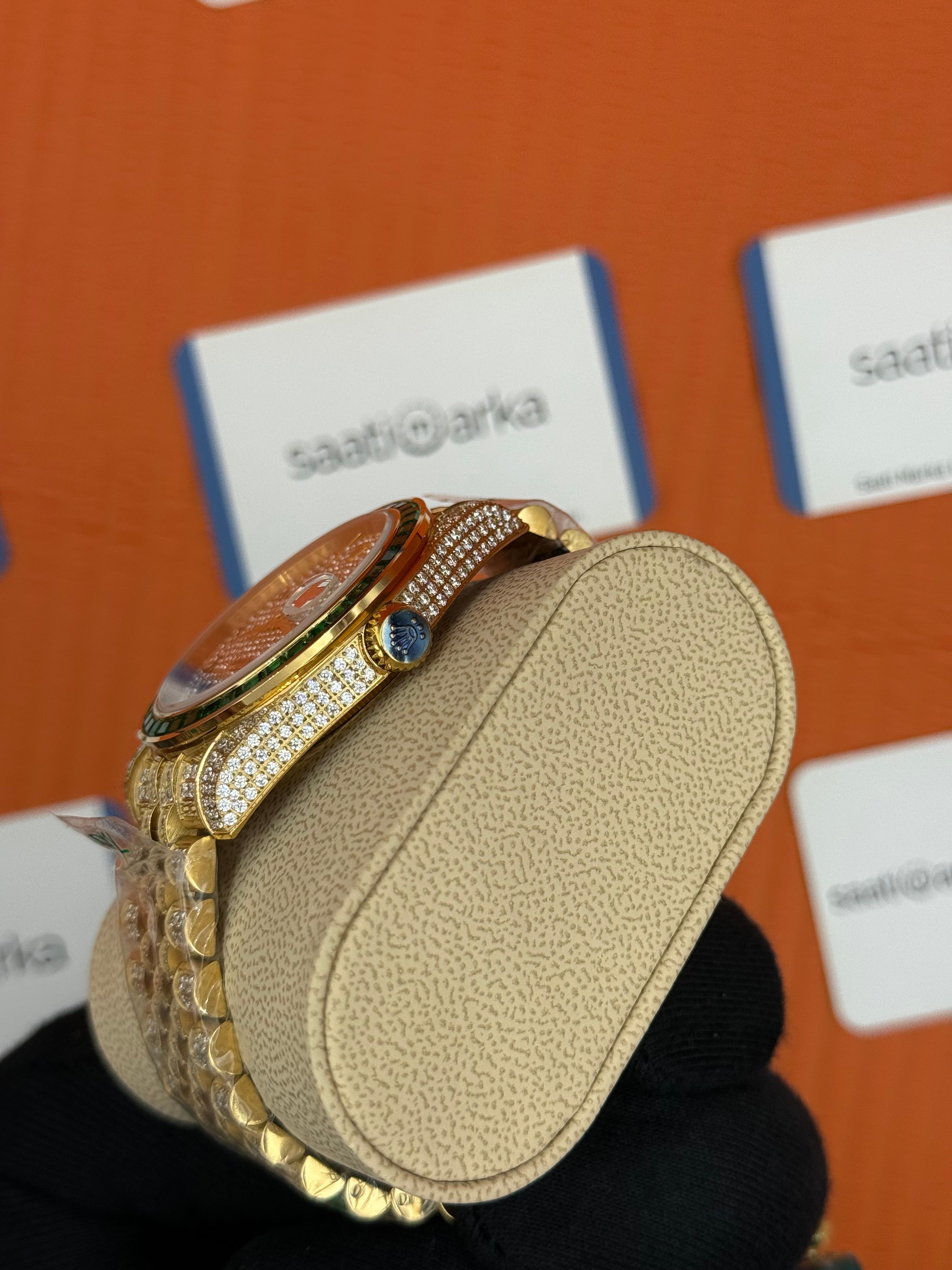 ROLEX Datejust  arabic dial full diamond 41mm gold