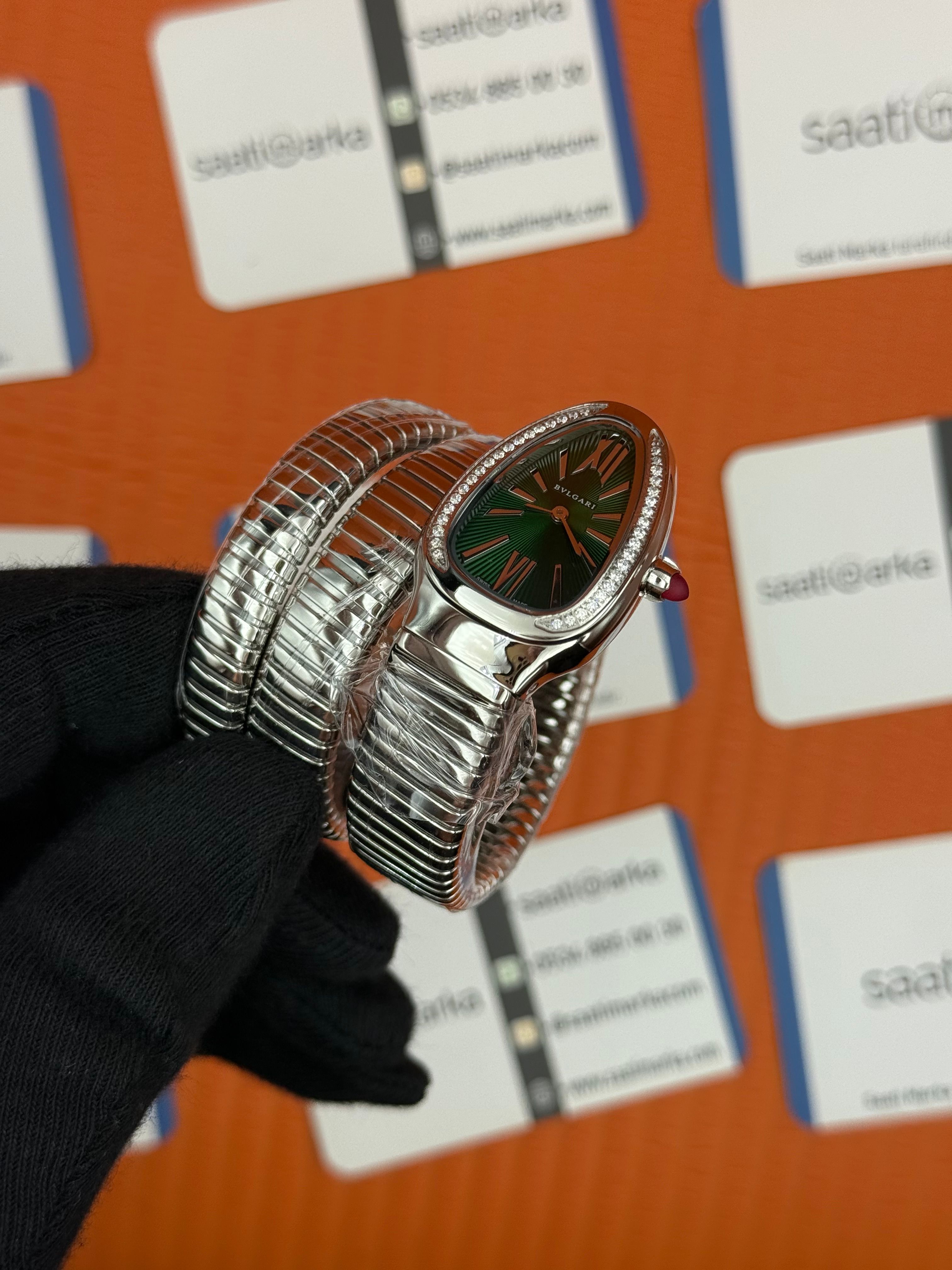 BVLGARİ serpenti çift sarma silver kordon taşlı bezel yeşil kadran kadın kol saati