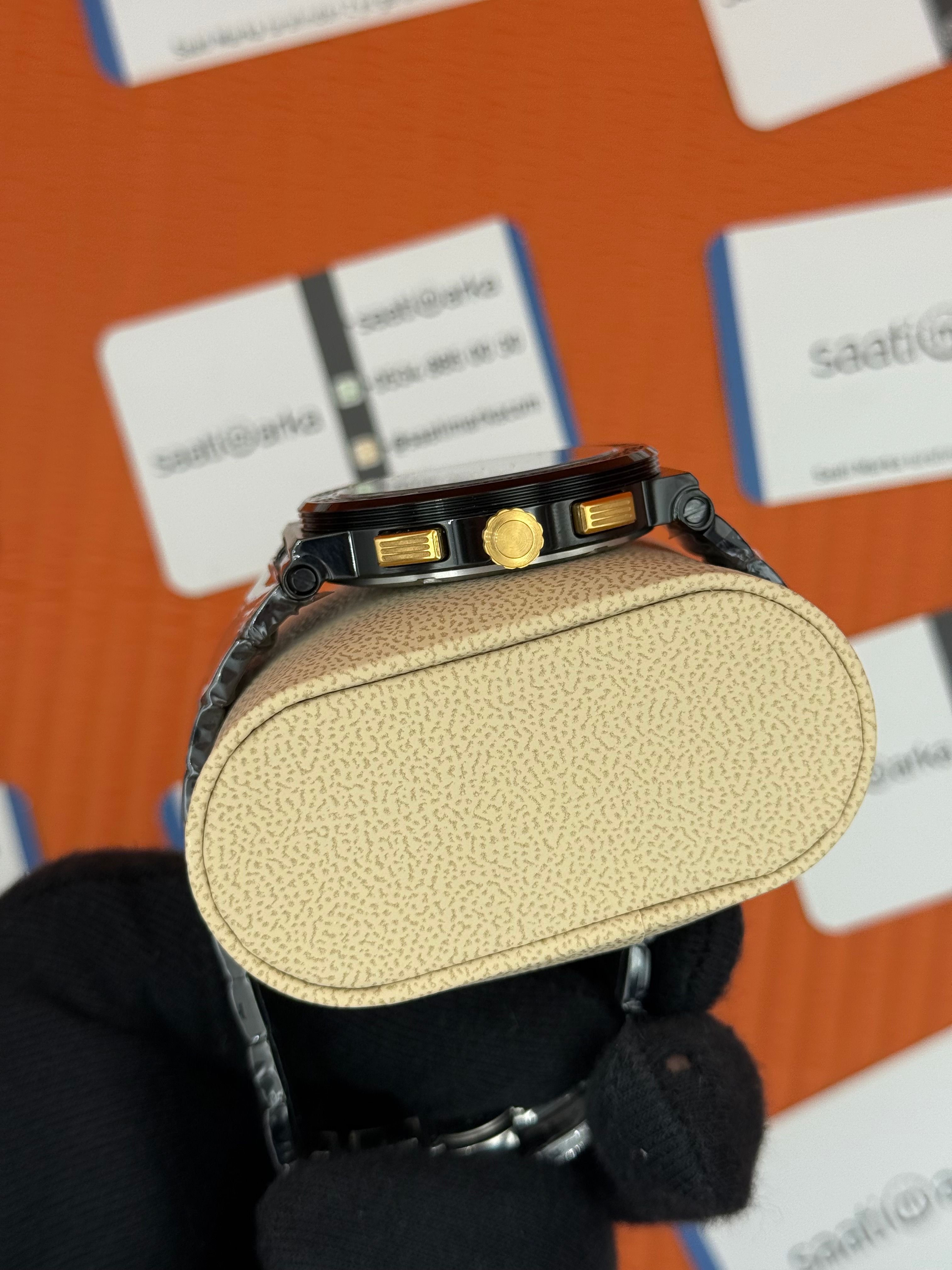 VERSACE vrscvez900521 erkek kol saati