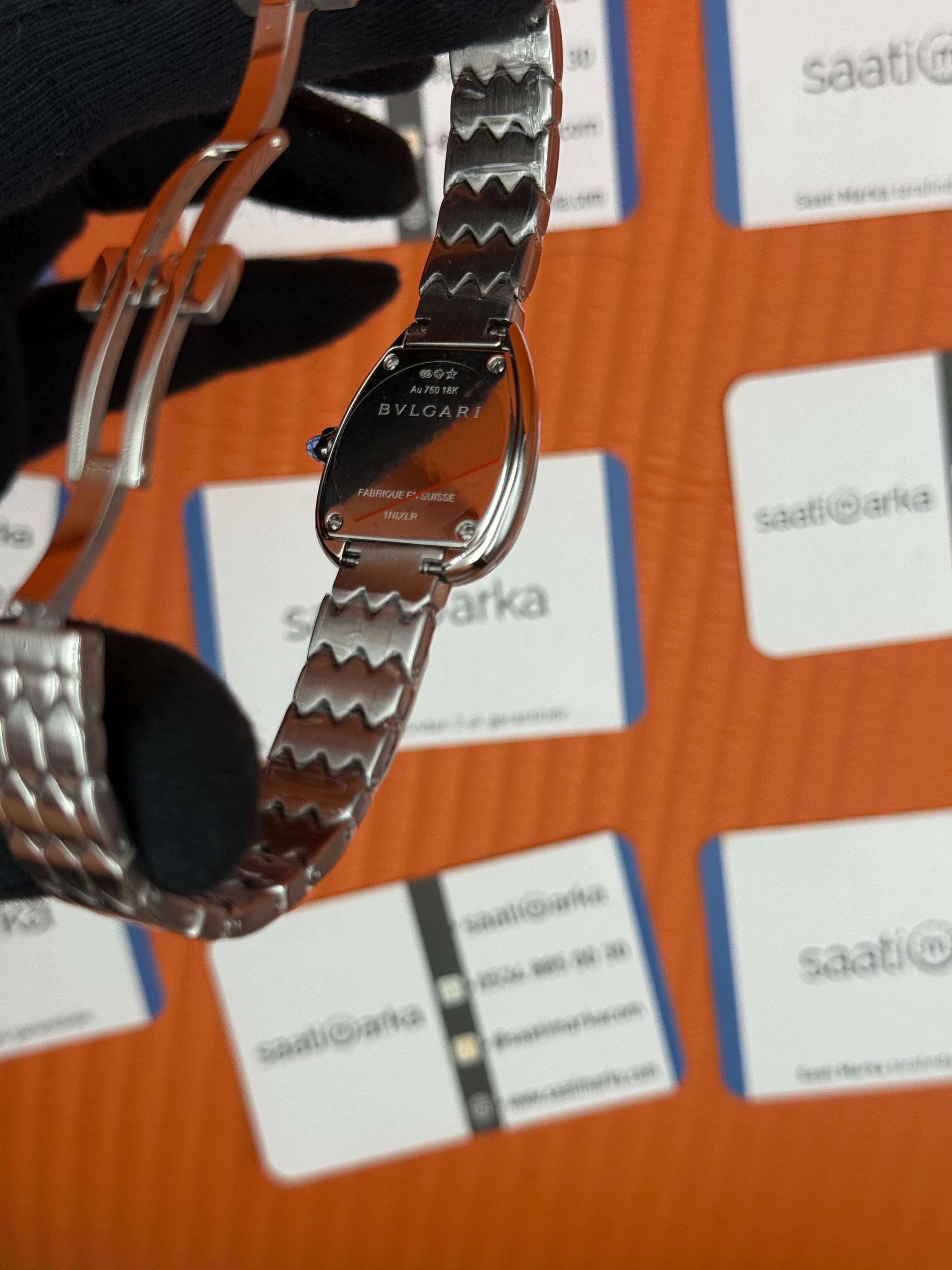 BVLGARİ serpenti seduttori taşlı bezel beyaz kadran silver kasa kordon  kadın kol saati