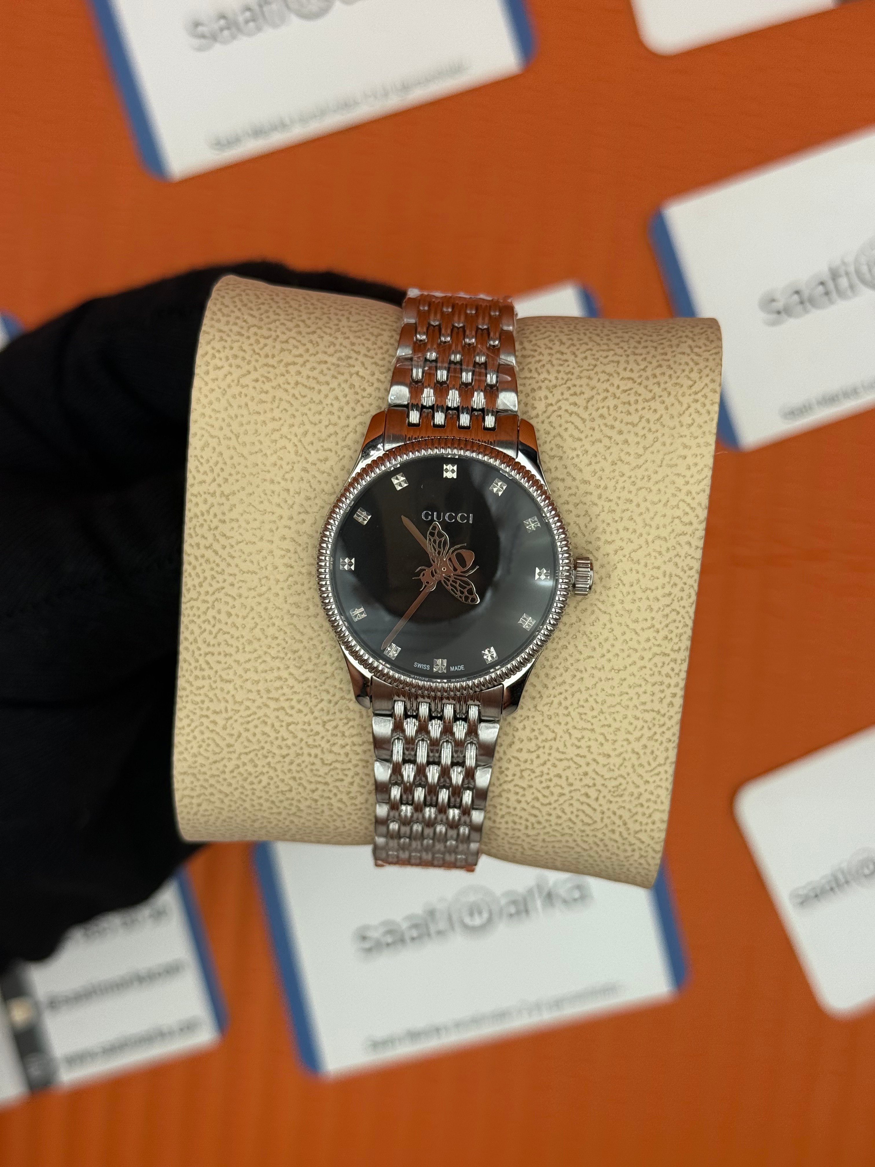 GUCCI YA126502 siyah kadran silver kasa kordon kadın kol saati