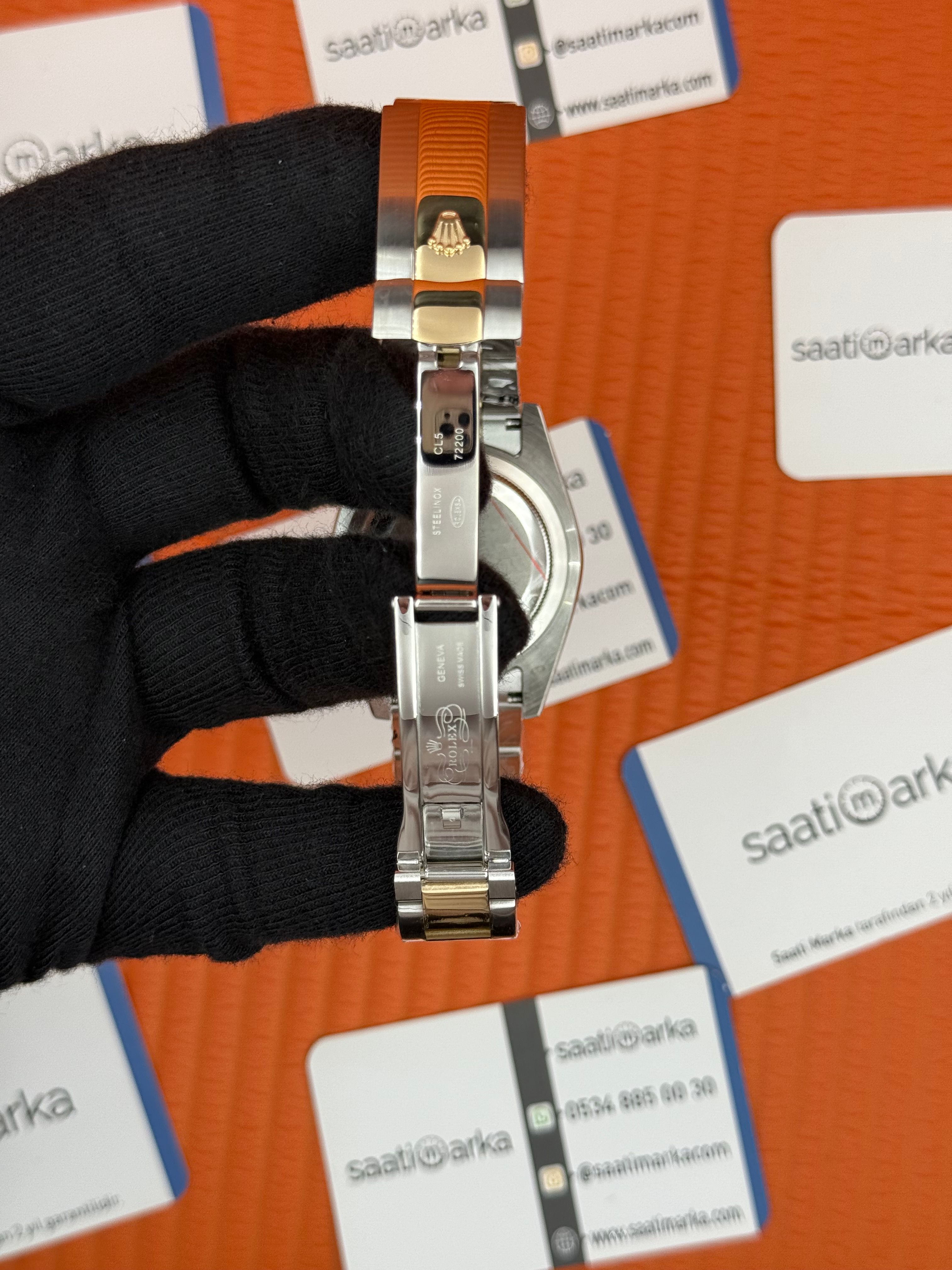 ROLEX Sky Dweller black dial oyster kordon gold silver kasa-kordon