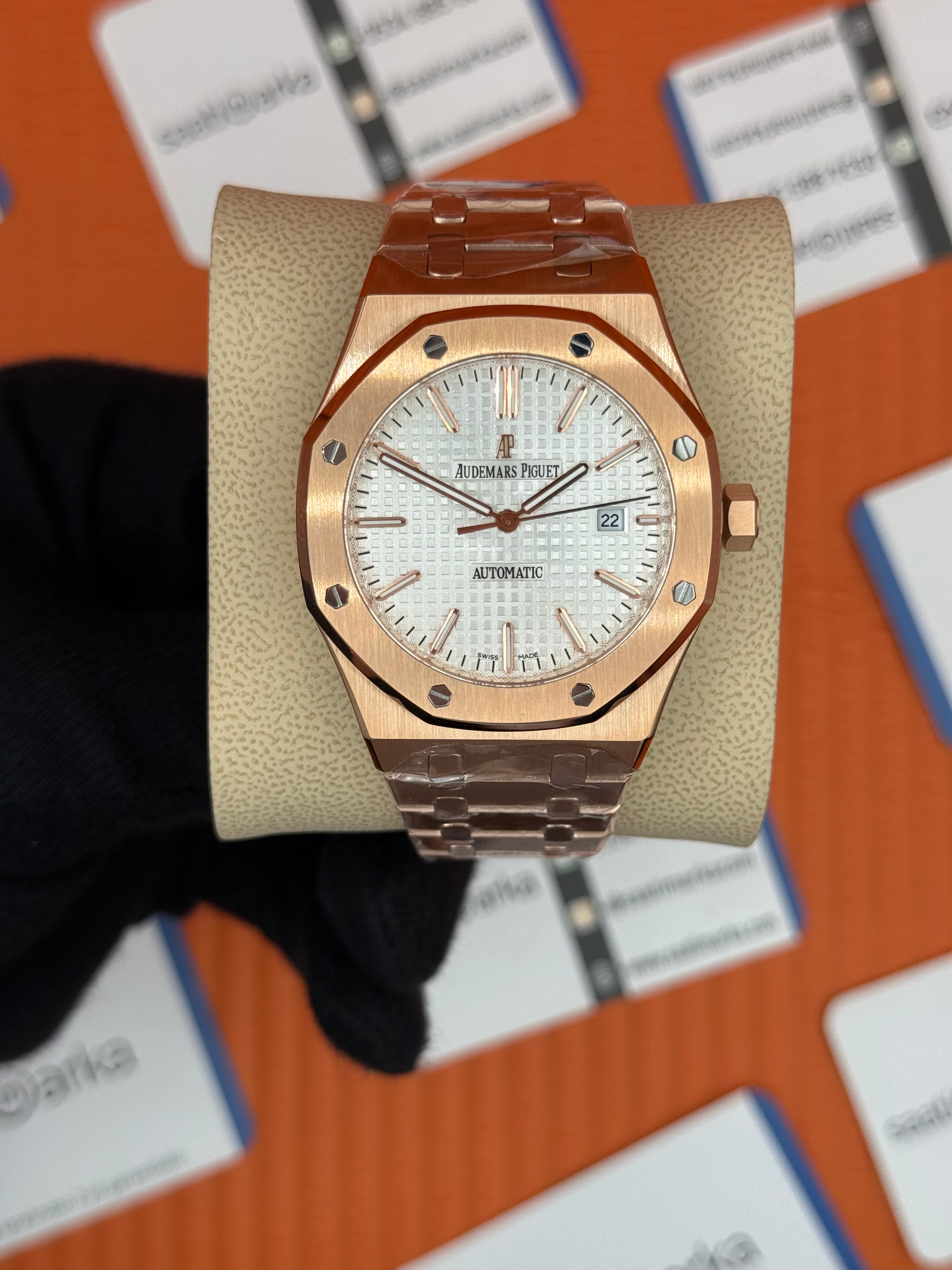 AUDEMARS PİGUET ROYAL OAK BEYAZ KADRAN ROSE KASA KORDON  OTOMATİK MEKANİZMA