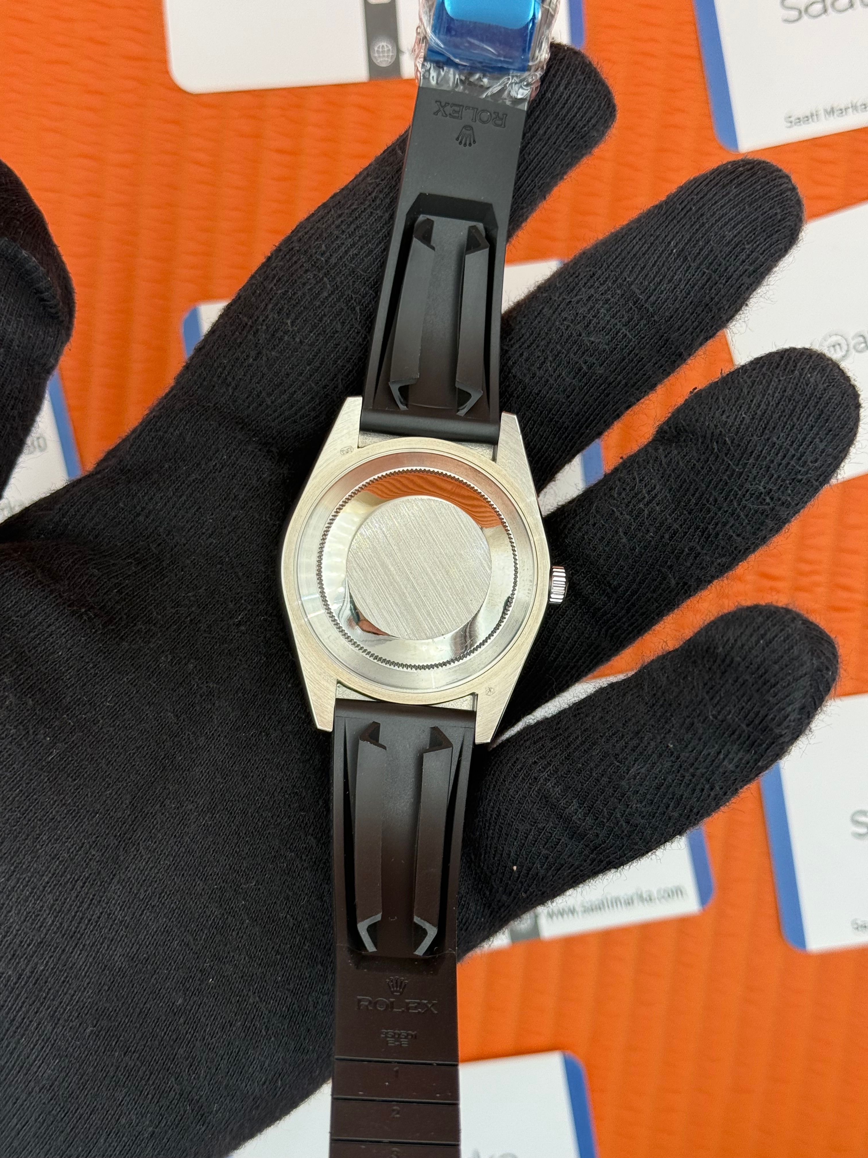 ROLEX Sky Dweller white dial silver kasa siyah kauçuk kordon