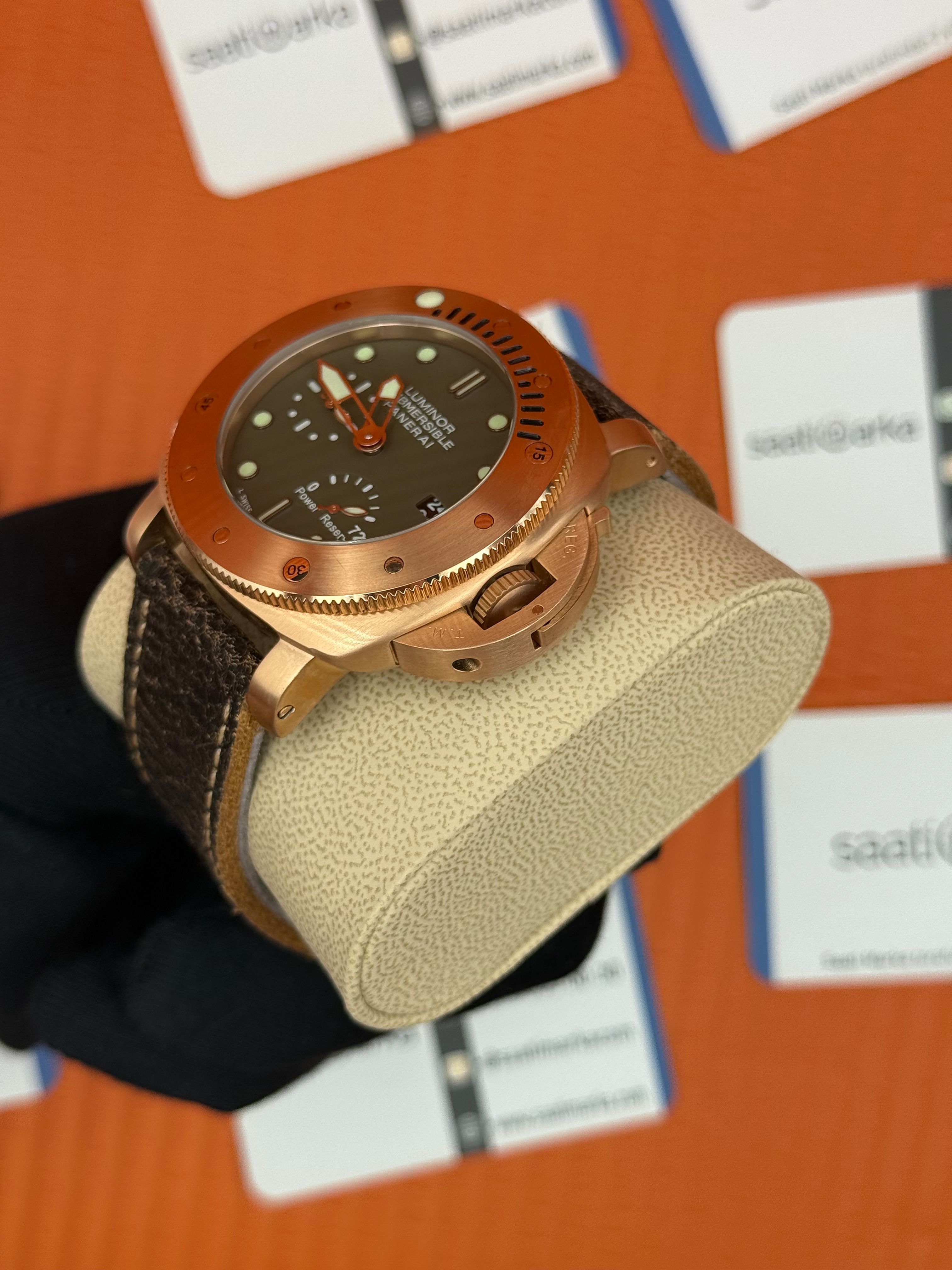 PANERAI submersible luminor kahverengi deri kordon koyu yeşil kadran rose kasa 