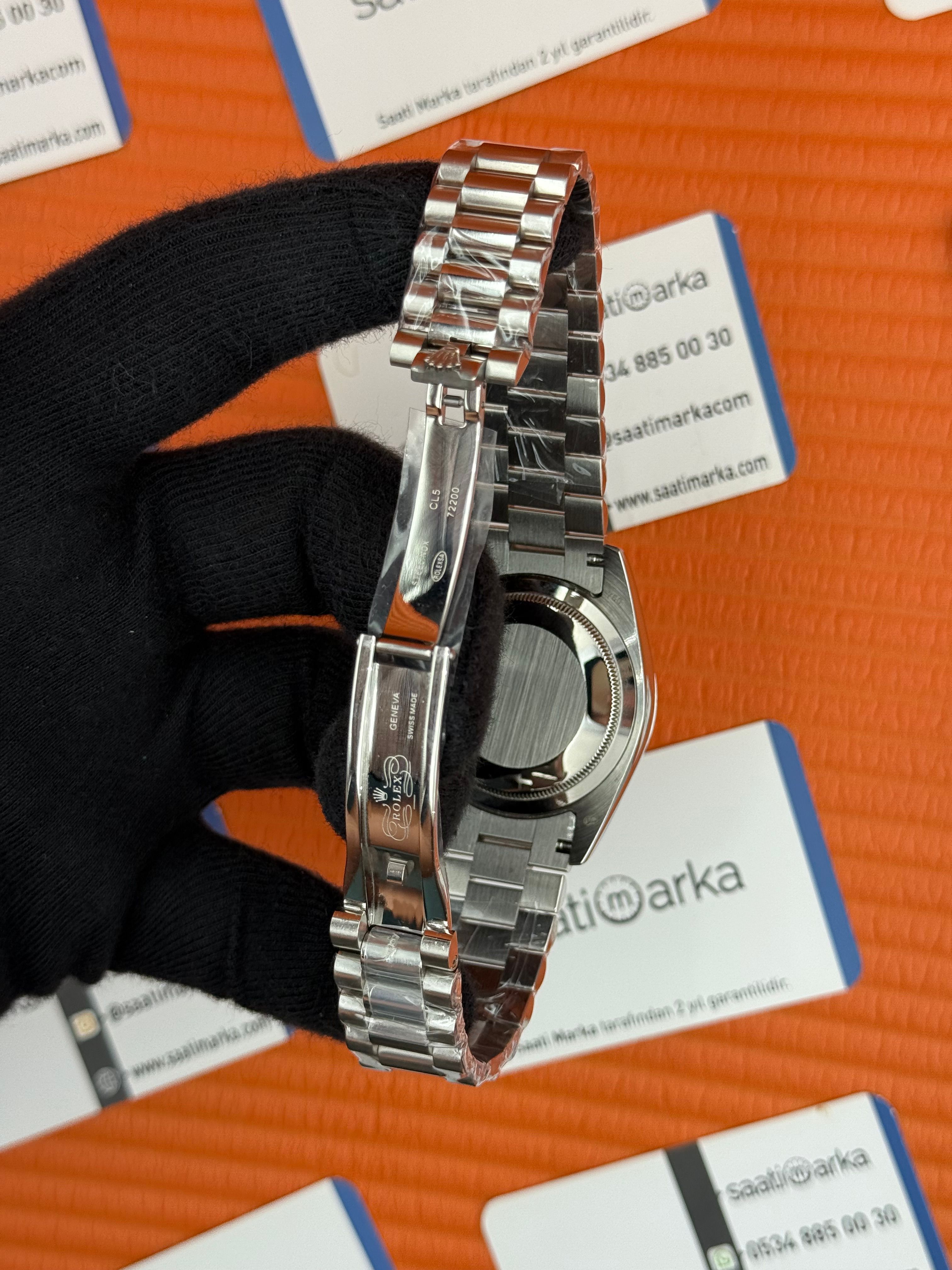 ROLEX Day Date roma rakamlı buz mavisi kadran silver president kordon