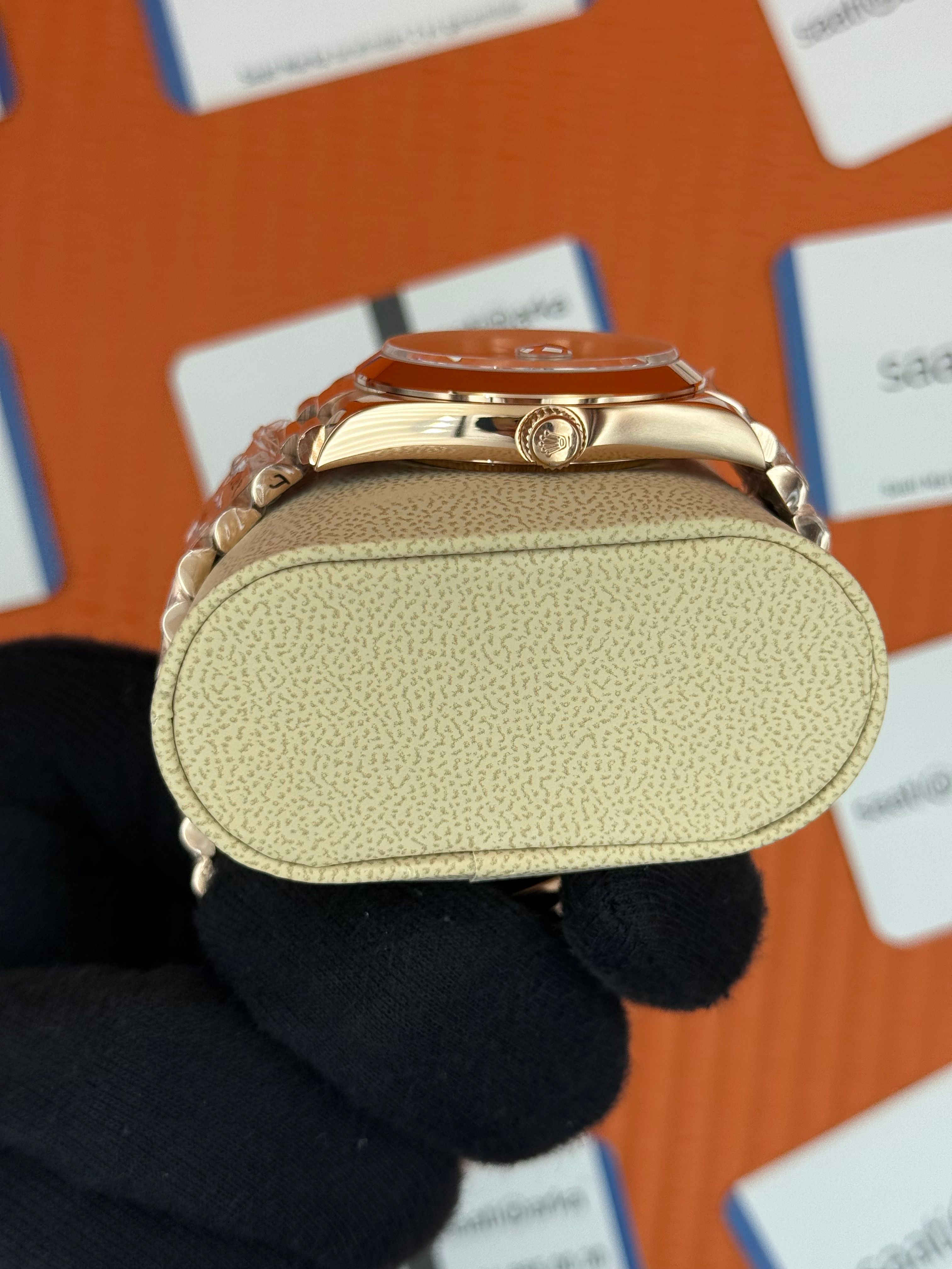 ROLEX Day Date roma rakamlı yeşil kadran rose kasa-kordon oyster