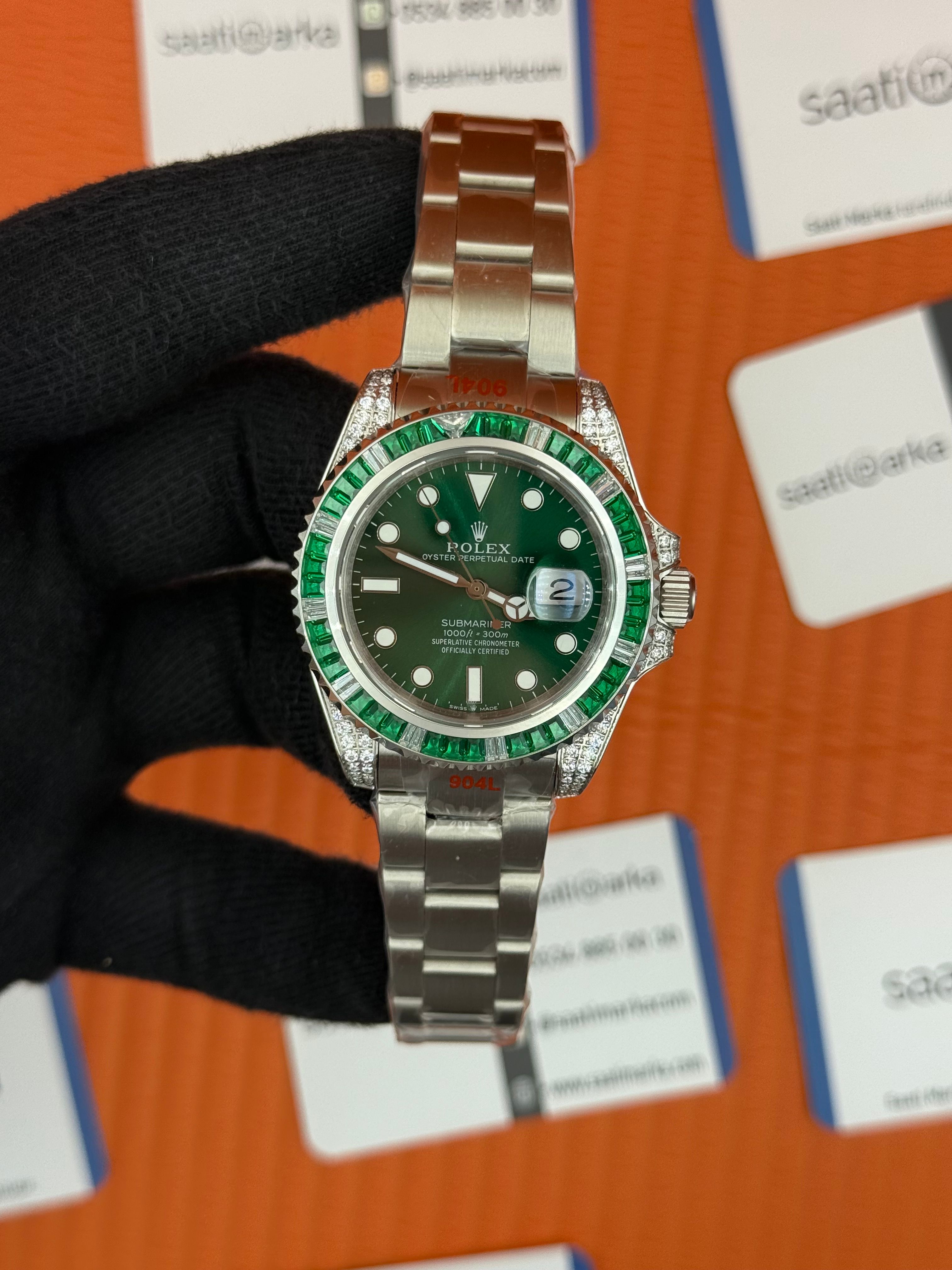 ROLEX Submariner taşlı bezel green dial silver oyster kordon